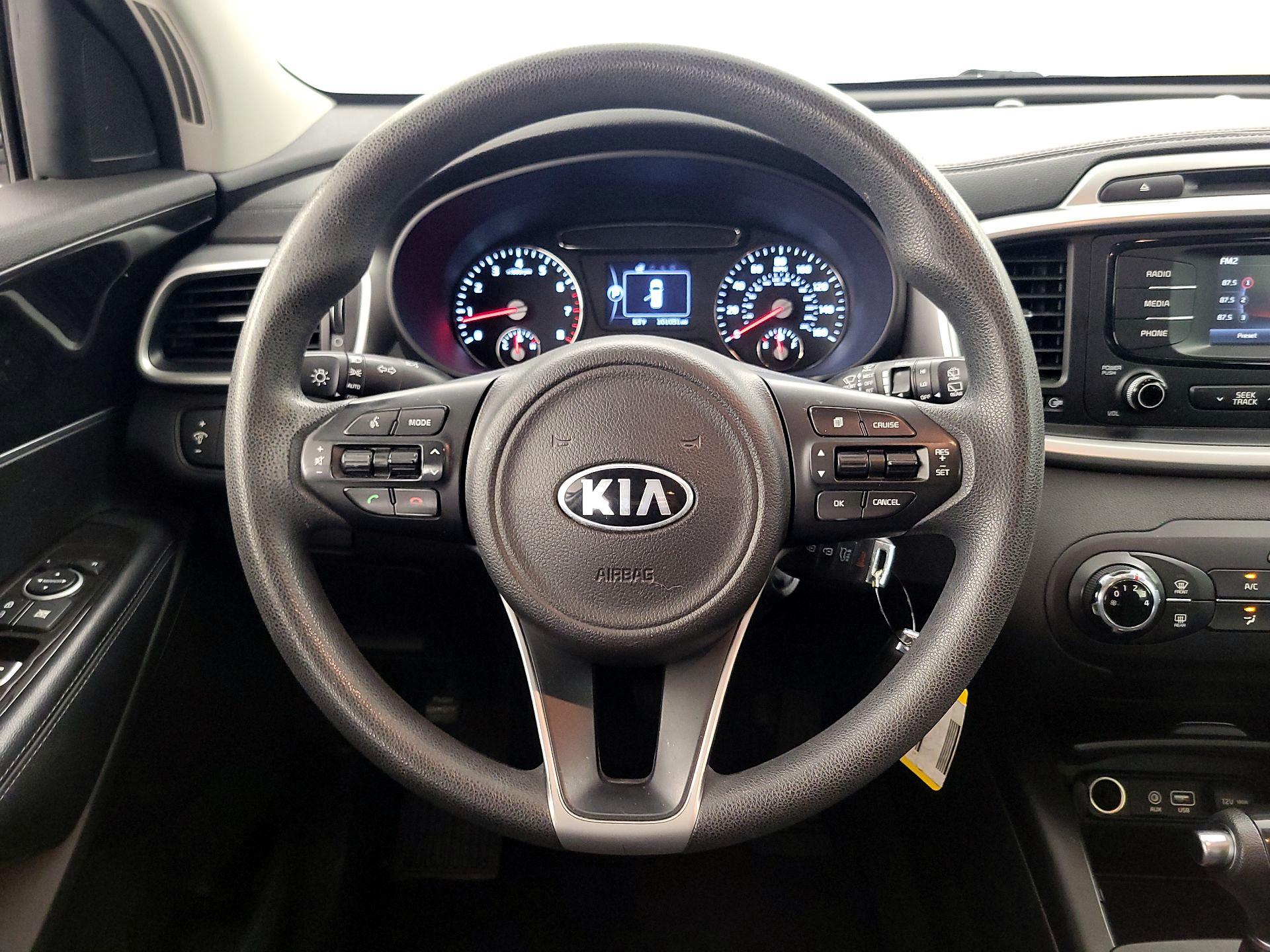 Thumbnail: 2017 Kia Sorento - 10