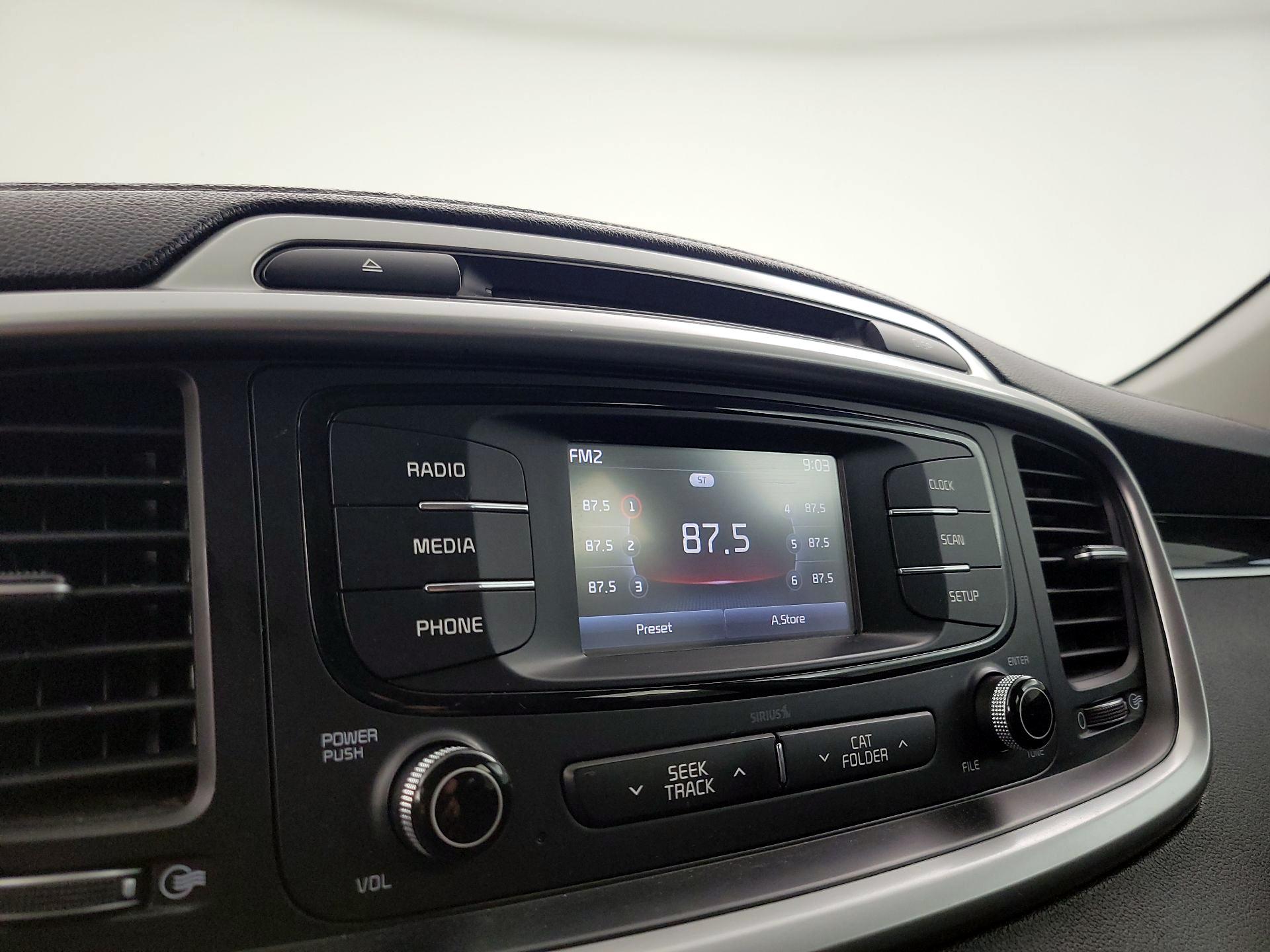 Thumbnail: 2017 Kia Sorento - 15