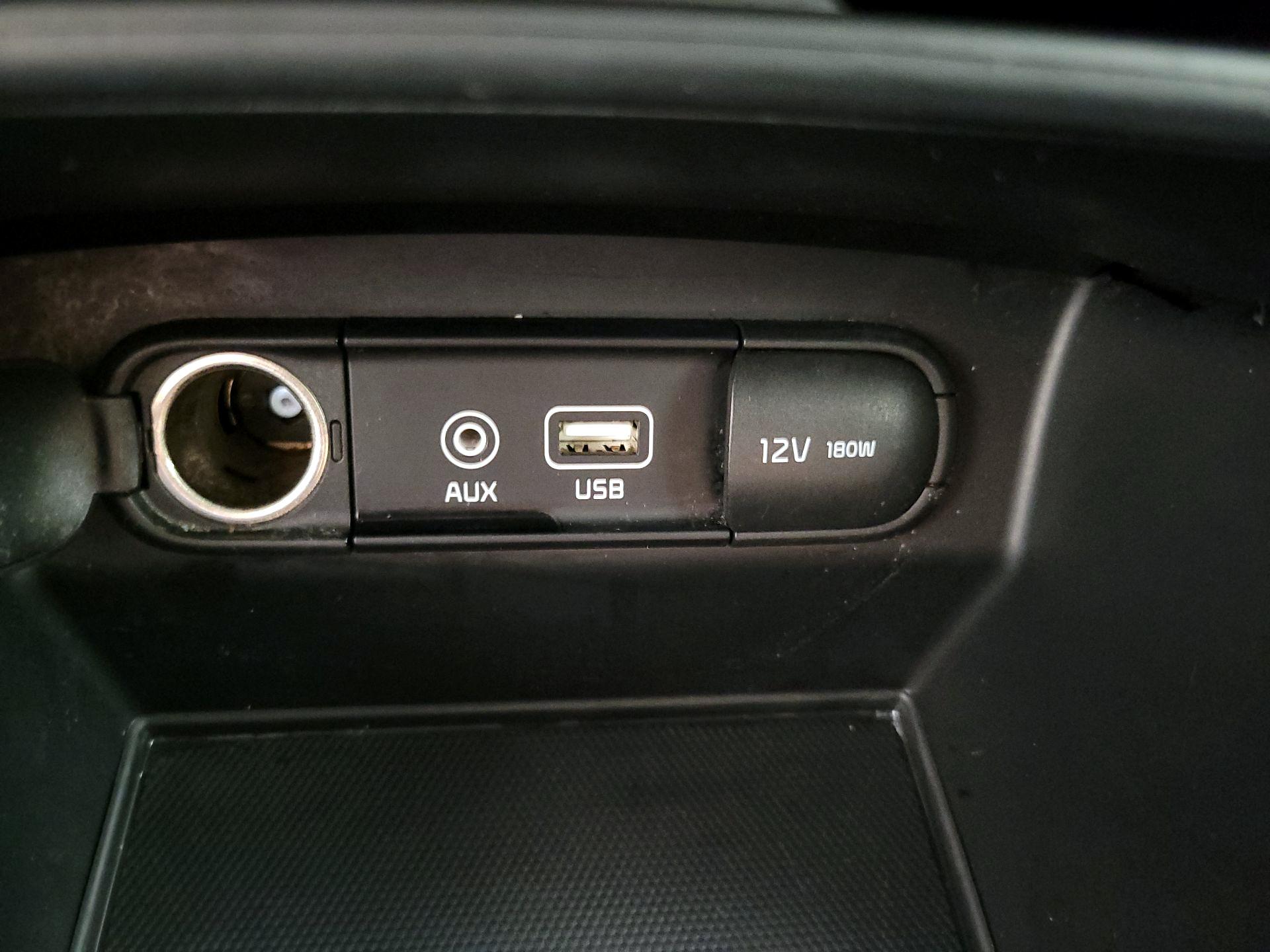Thumbnail: 2017 Kia Sorento - 18
