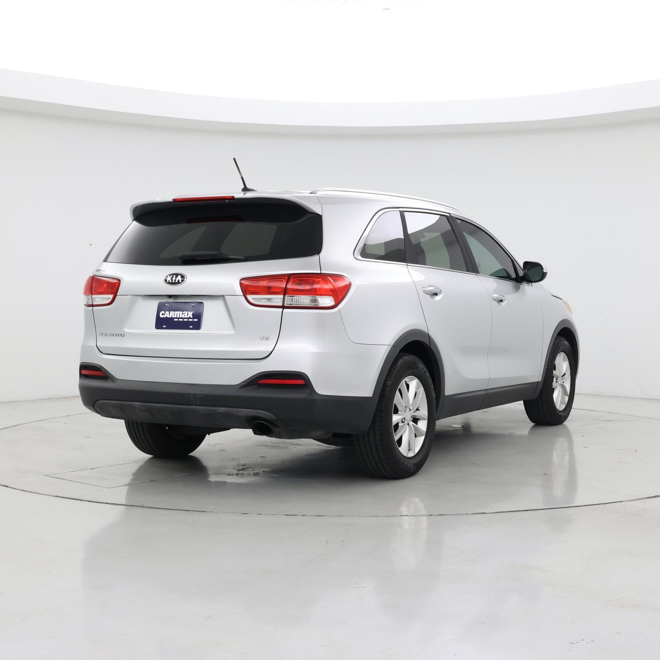 Thumbnail: 2017 Kia Sorento - 8