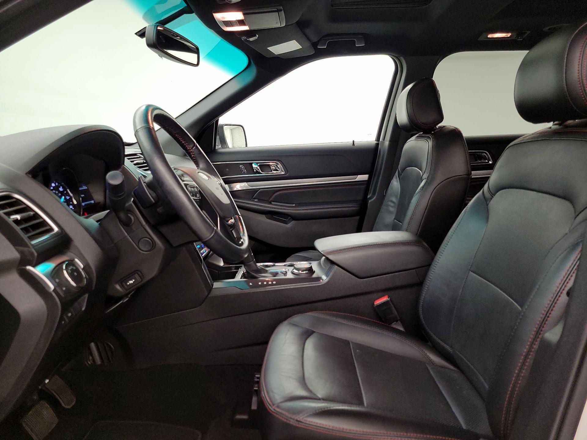 Thumbnail: 2016 Ford Explorer - 11