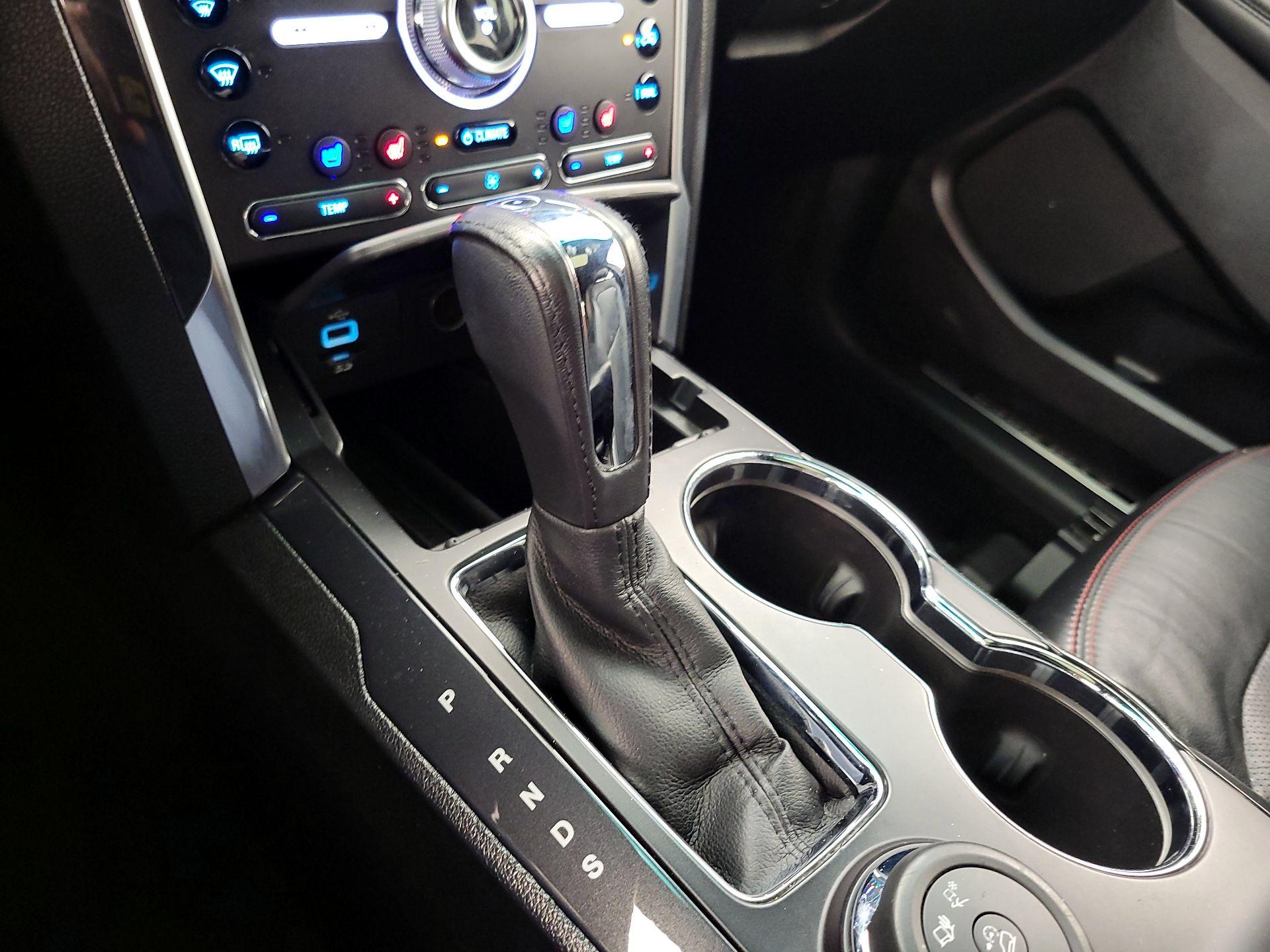 Thumbnail: 2016 Ford Explorer - 18