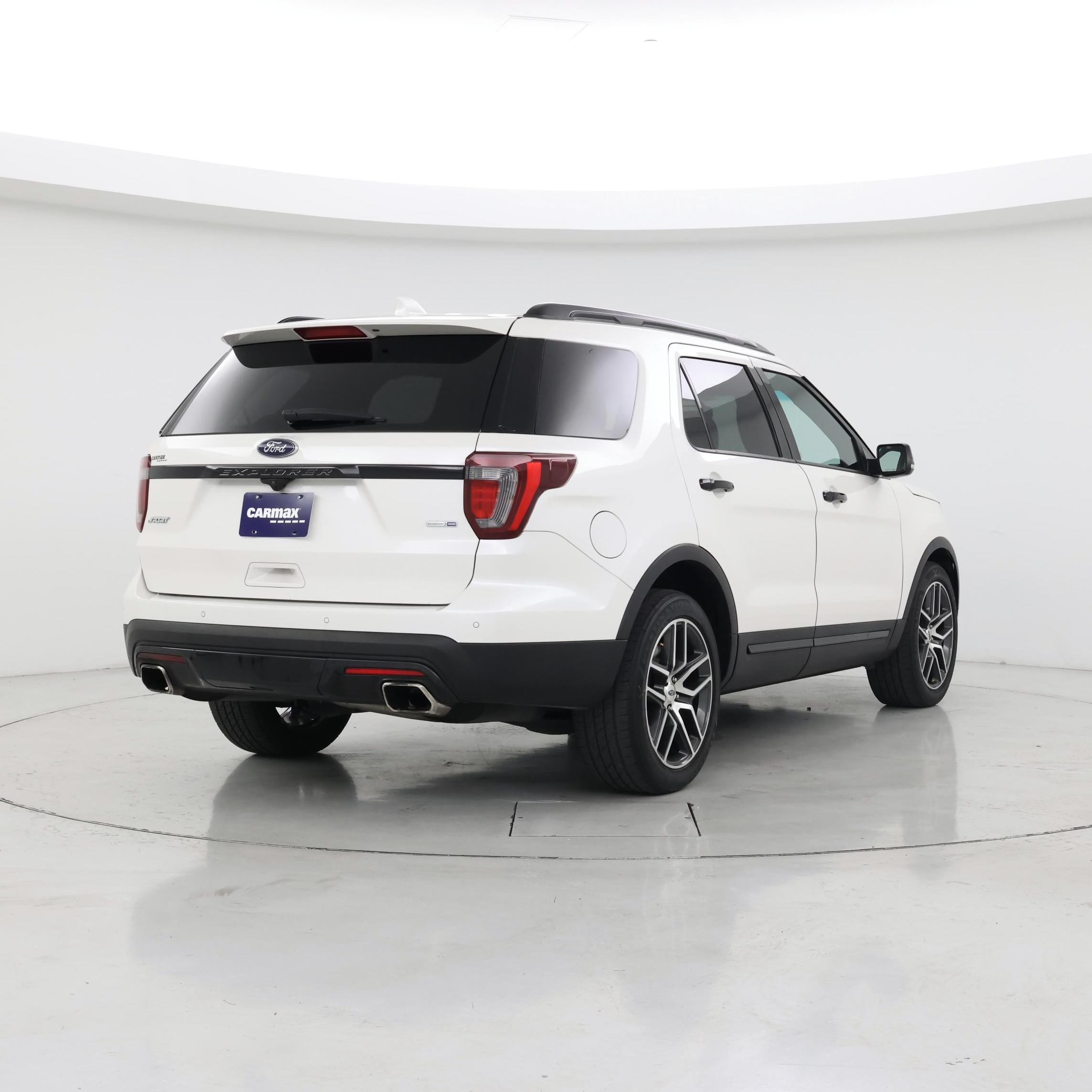 Thumbnail: 2016 Ford Explorer - 8