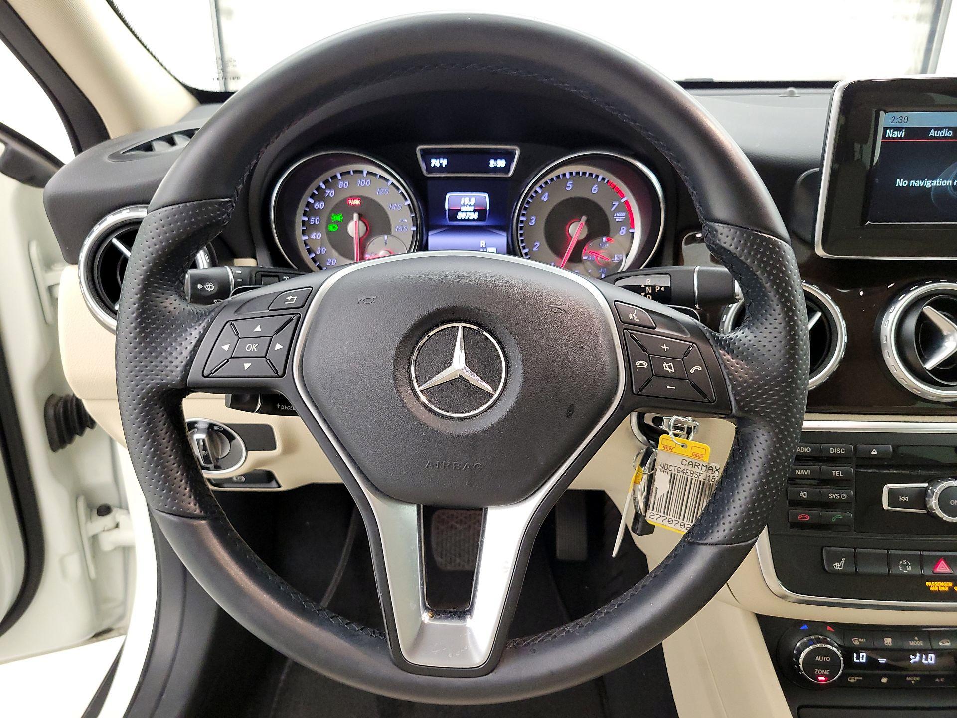 Thumbnail: 2015 Mercedes-Benz GLA - 10