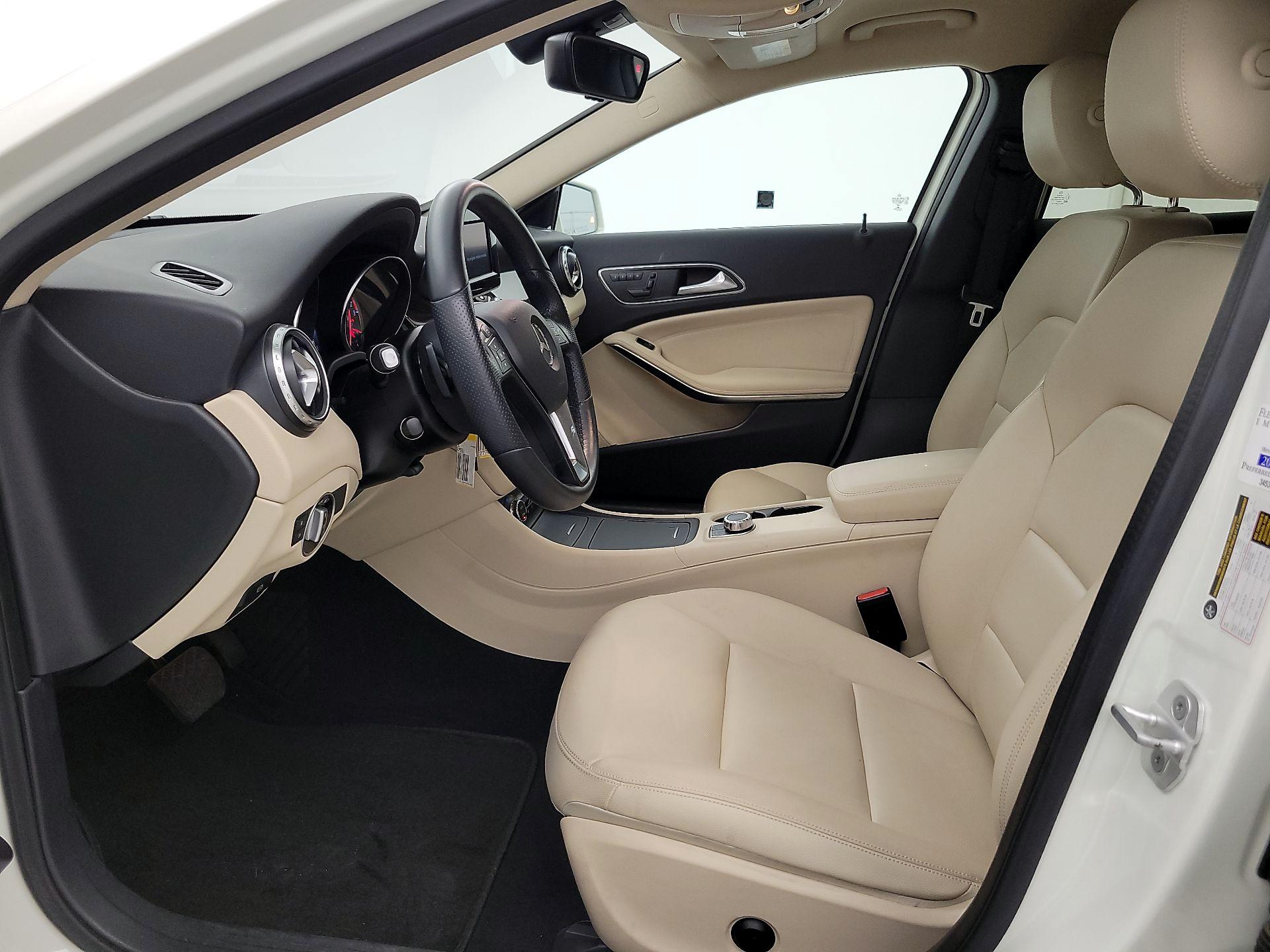 Thumbnail: 2015 Mercedes-Benz GLA - 11