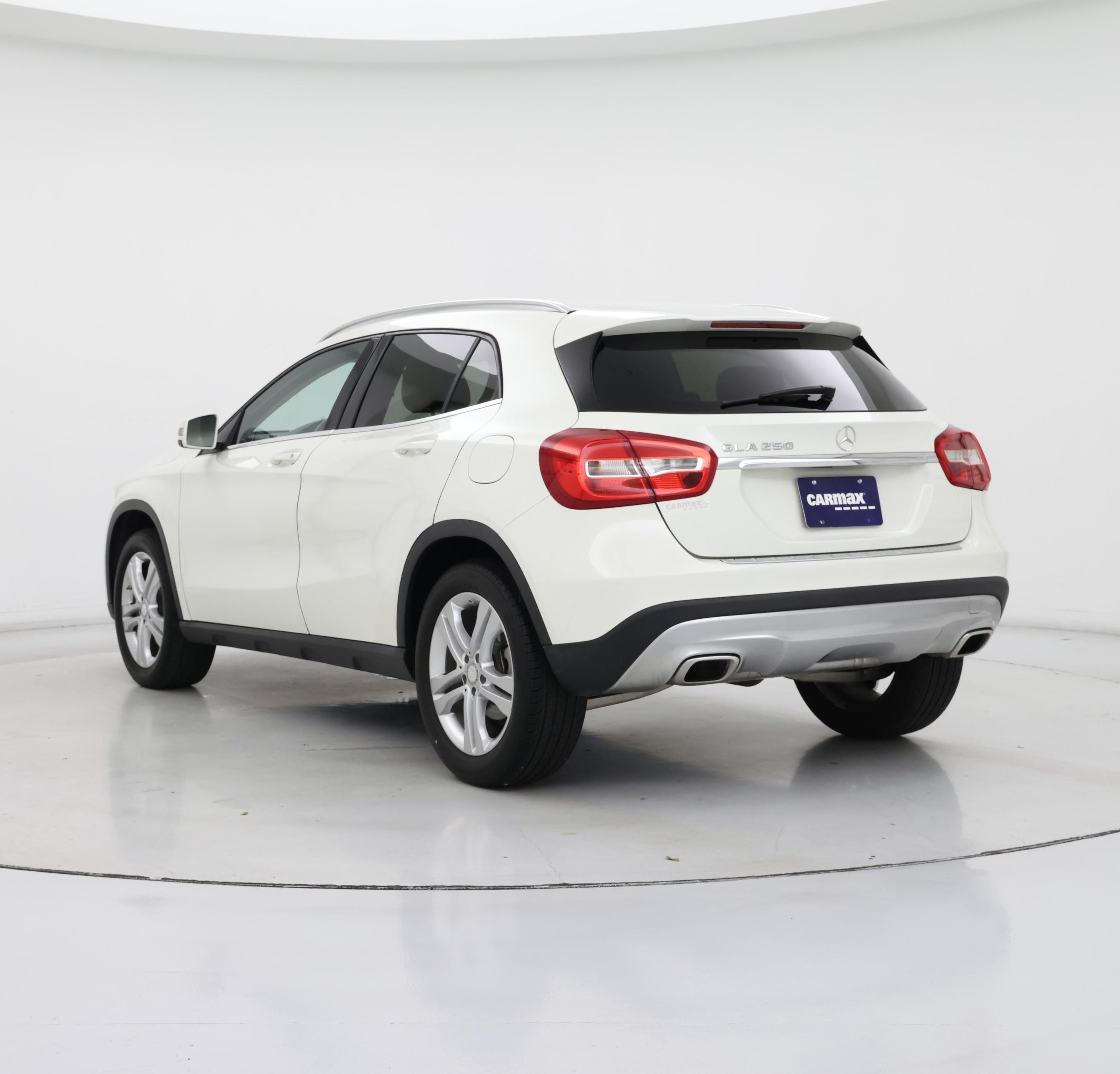 Thumbnail: 2015 Mercedes-Benz GLA - 2