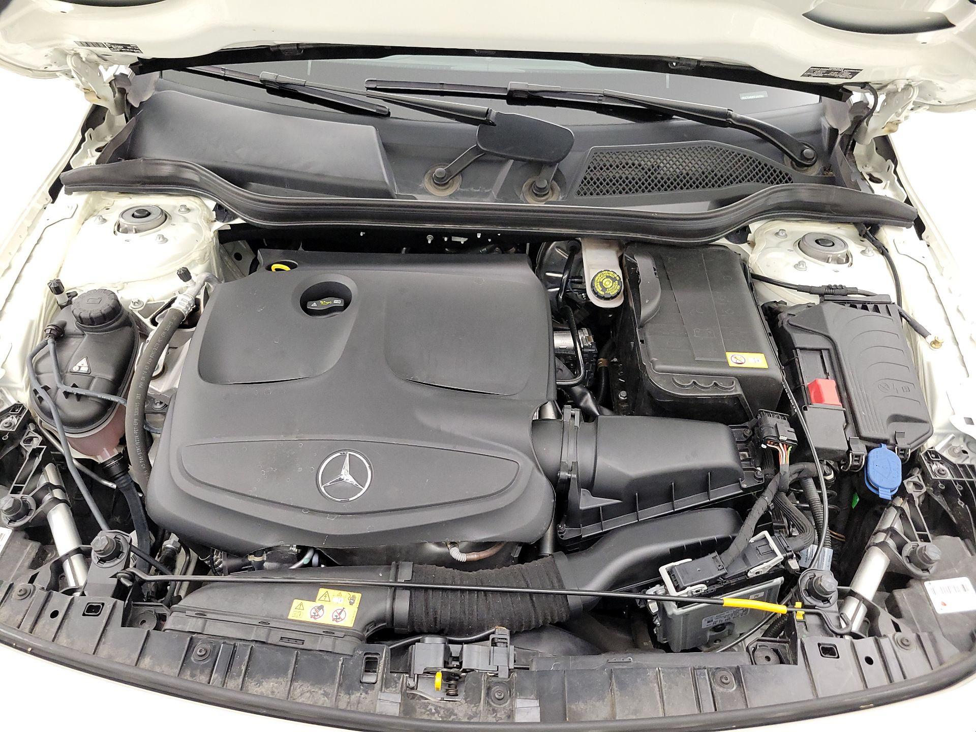 Thumbnail: 2015 Mercedes-Benz GLA - 20