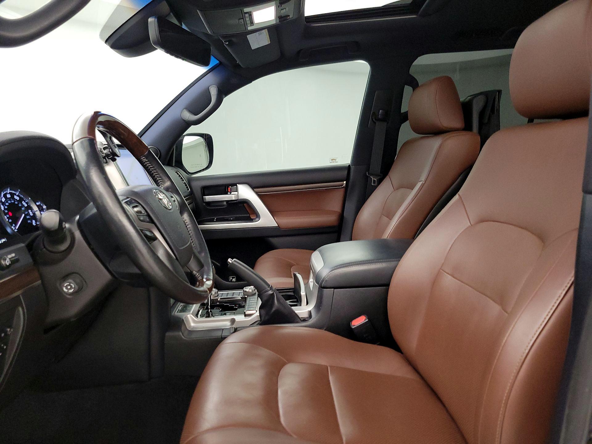 Thumbnail: 2016 Toyota Land Cruiser - 11