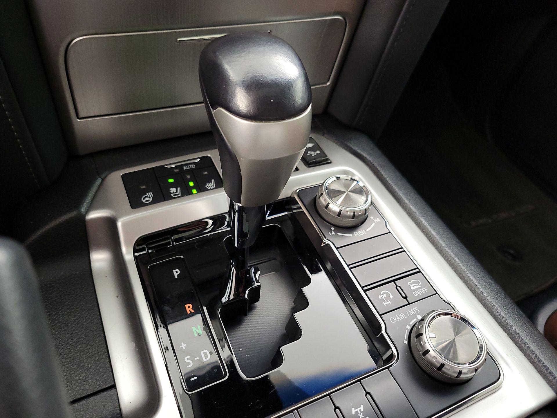 Thumbnail: 2016 Toyota Land Cruiser - 18