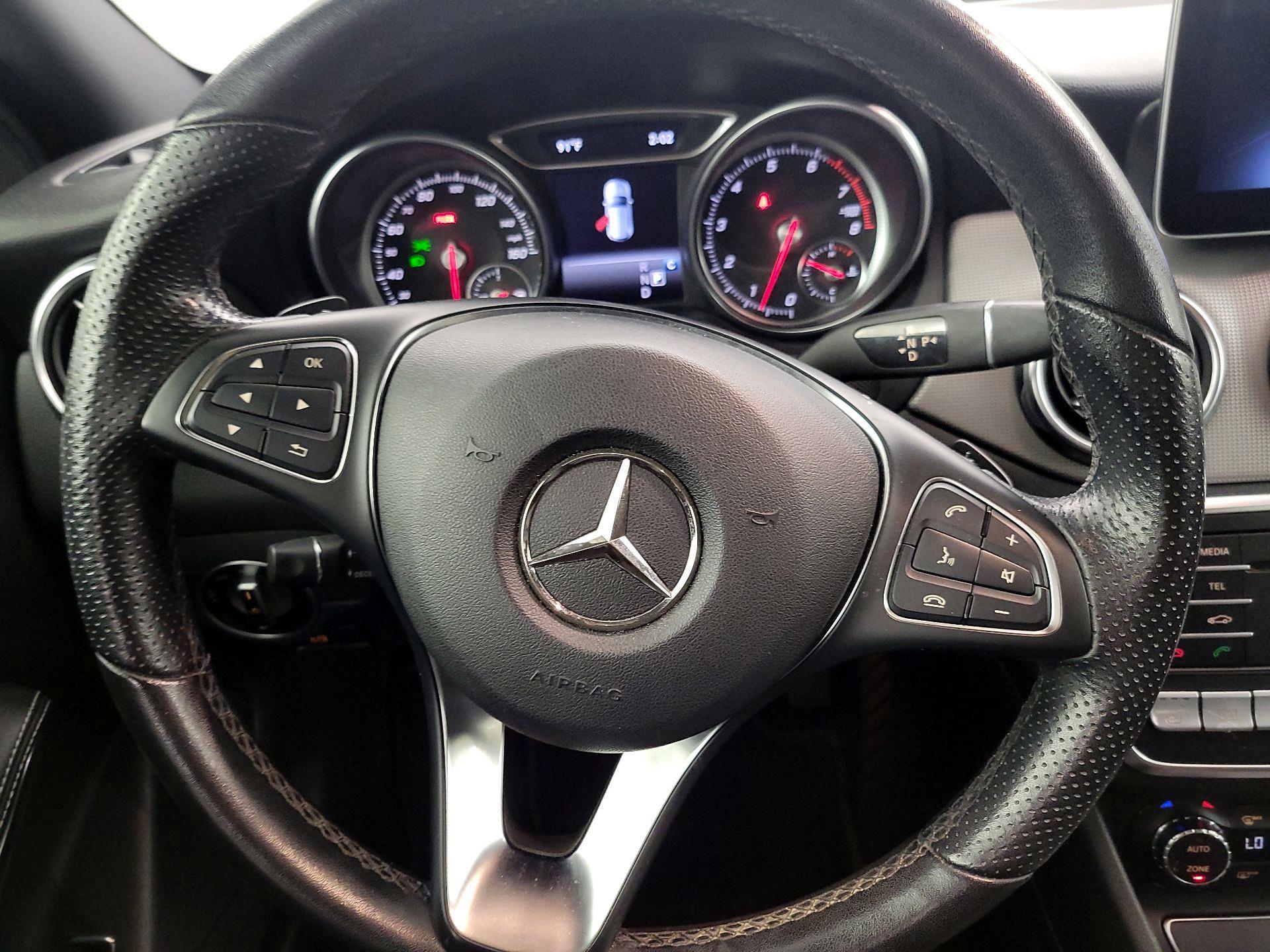 Thumbnail: 2020 Mercedes-Benz GLA - 10