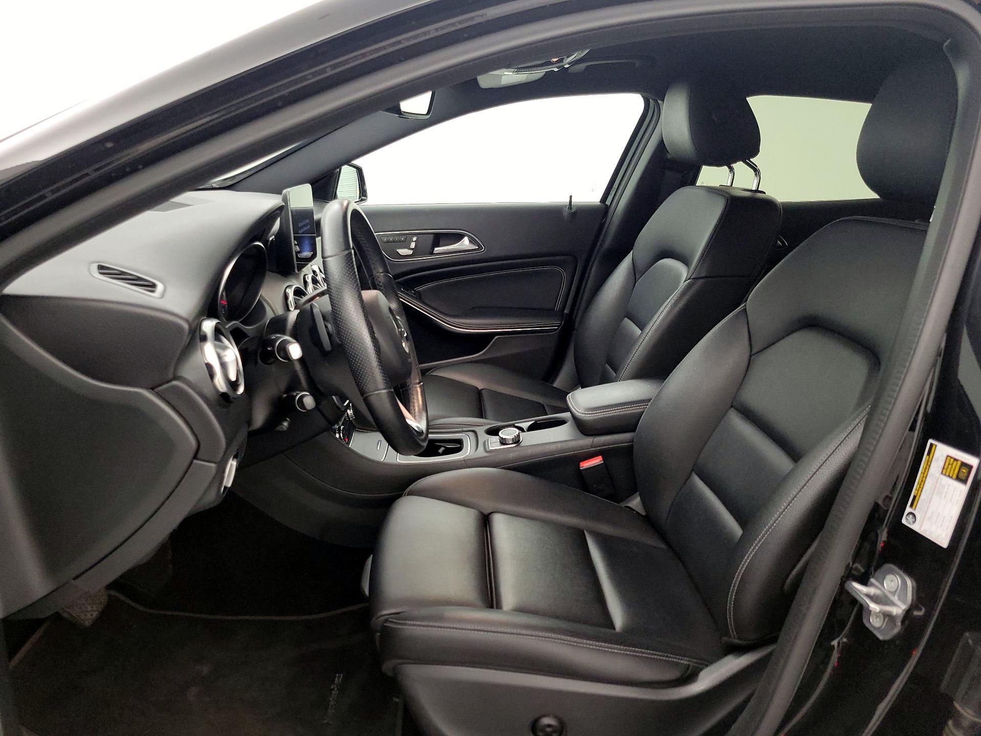 Thumbnail: 2020 Mercedes-Benz GLA - 11