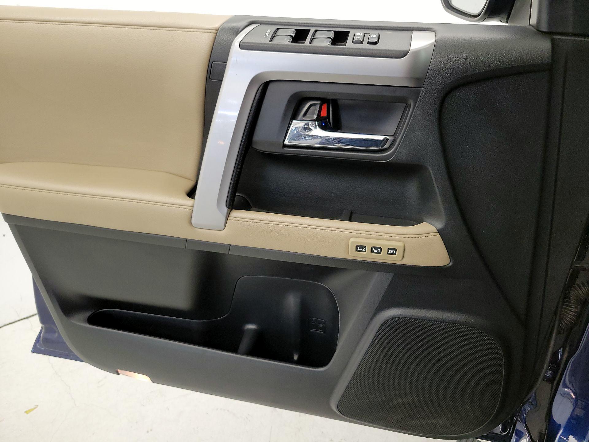 Thumbnail: 2019 Toyota 4Runner - 12