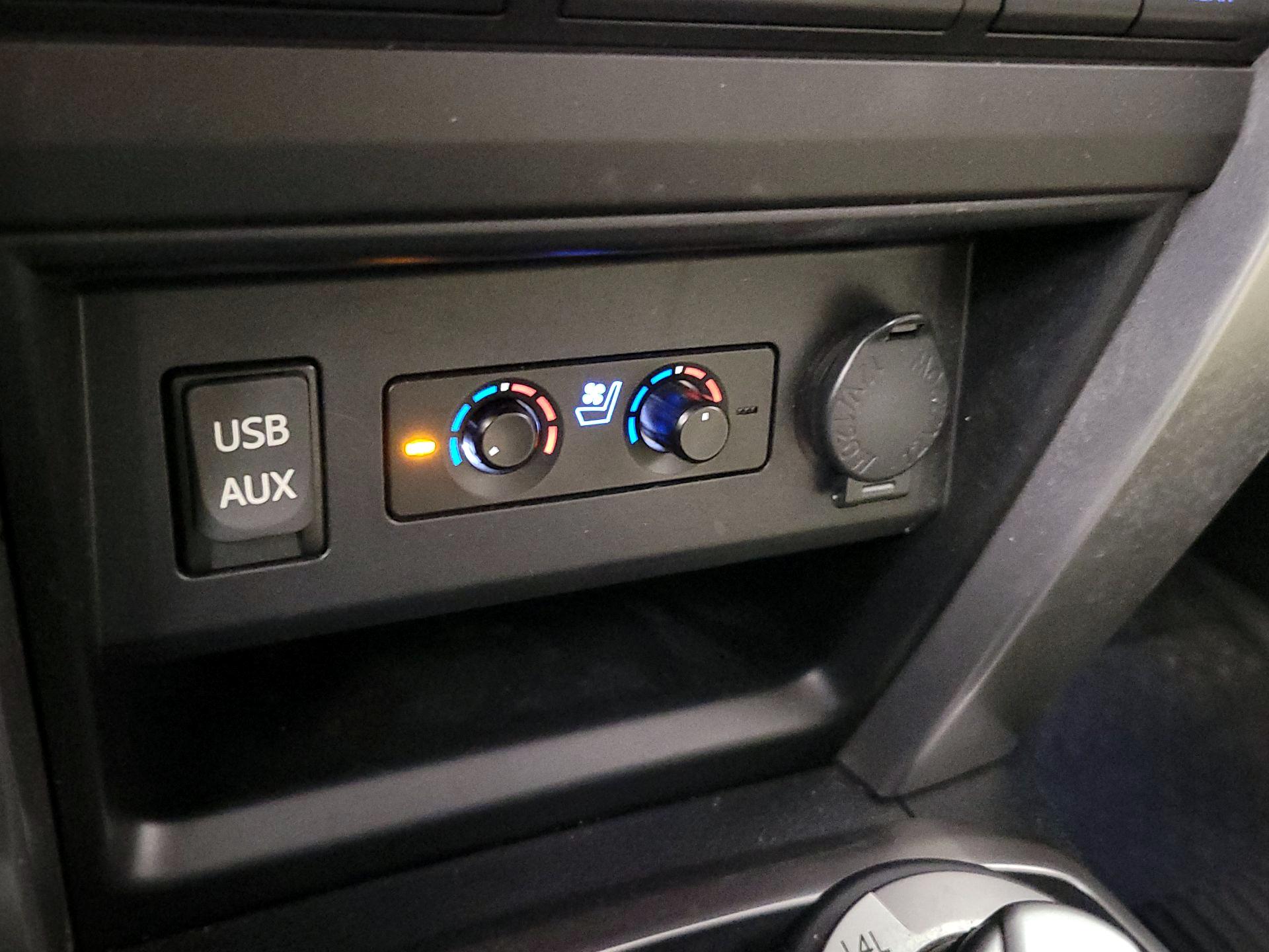 Thumbnail: 2019 Toyota 4Runner - 19