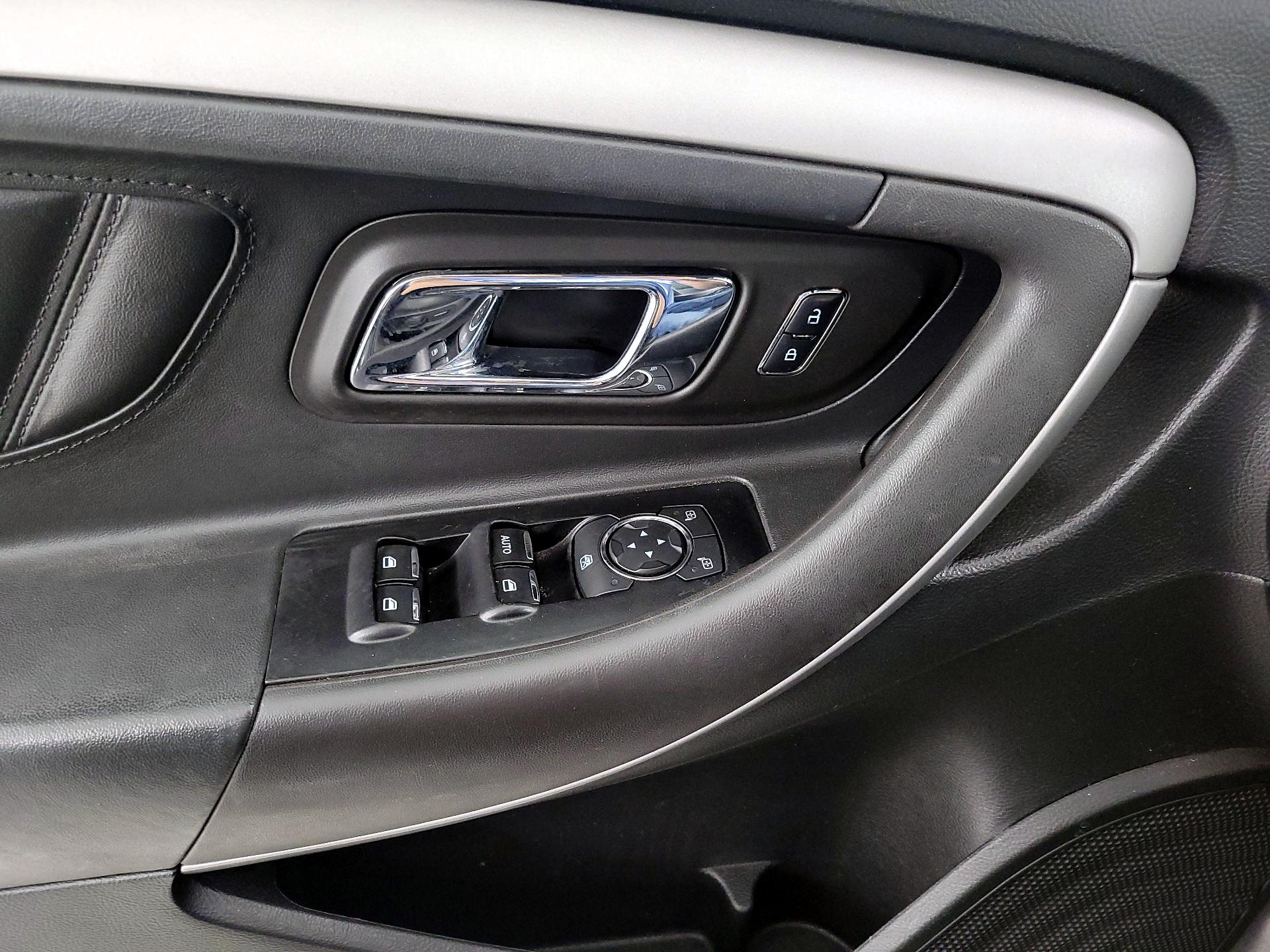 Thumbnail: 2015 Ford Taurus - 12