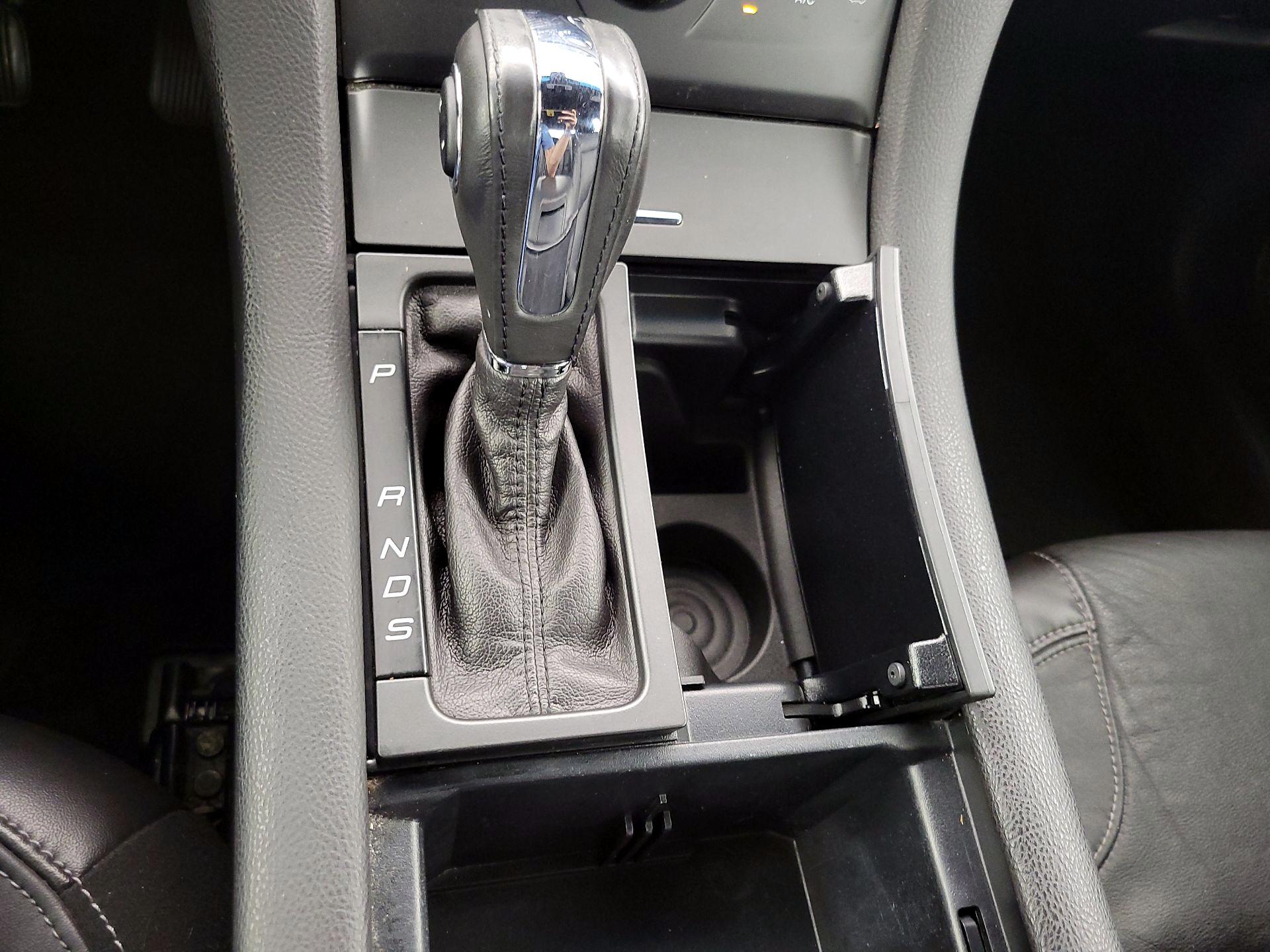 Thumbnail: 2015 Ford Taurus - 17