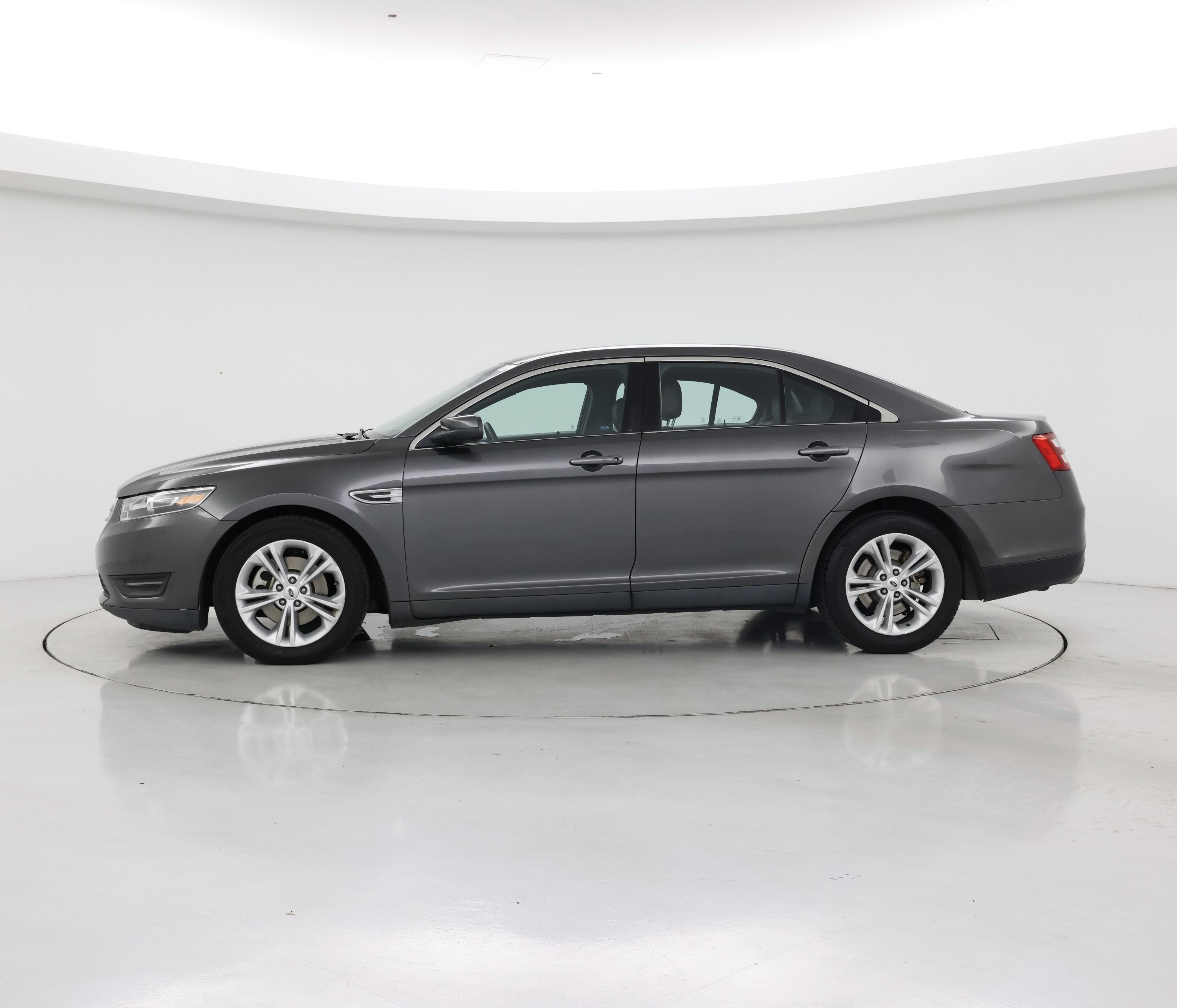 Thumbnail: 2015 Ford Taurus - 3