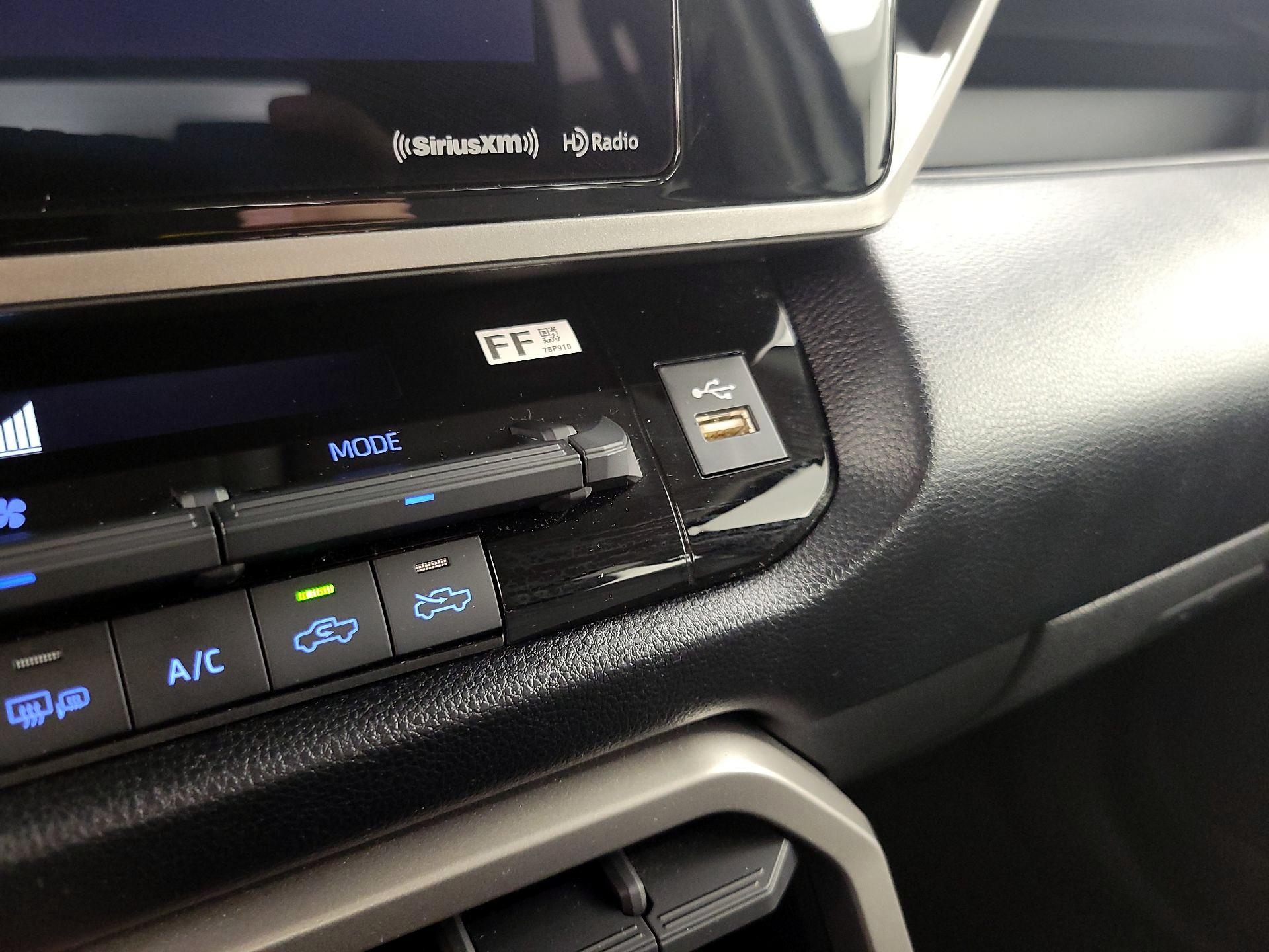 Thumbnail: 2024 Toyota Tundra - 18