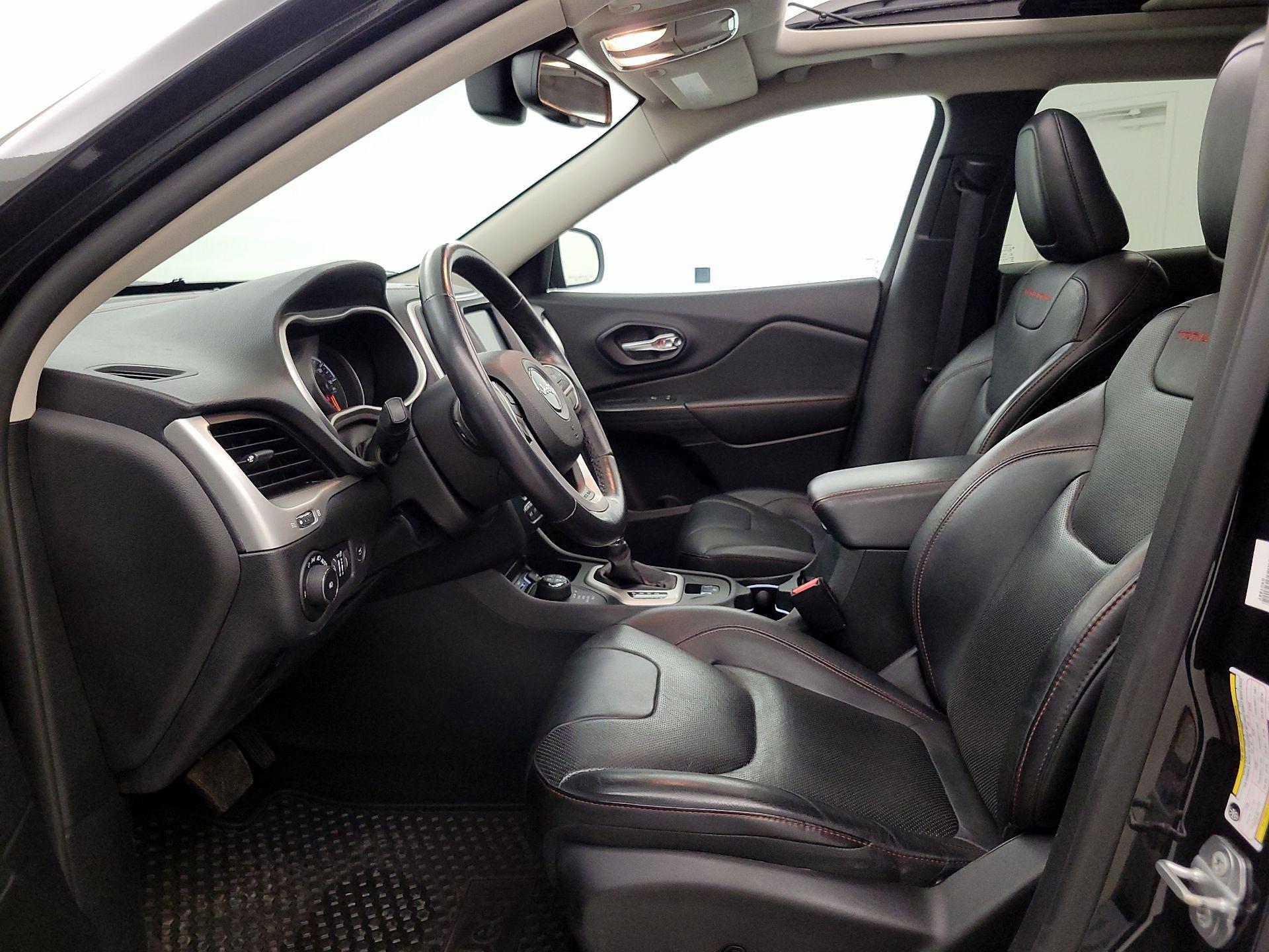 Thumbnail: 2016 Jeep Cherokee - 11