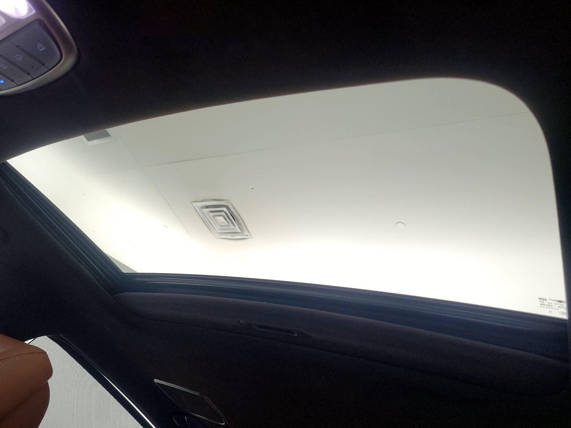 Thumbnail: 2021 Genesis G90 - 20