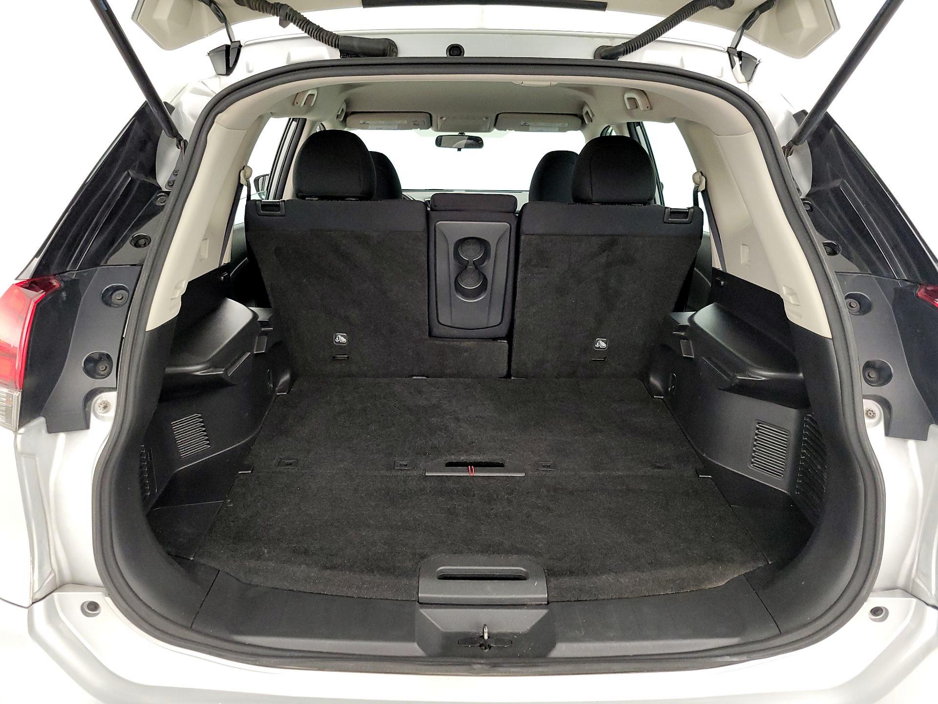 Thumbnail: 2017 Nissan Rogue - 20