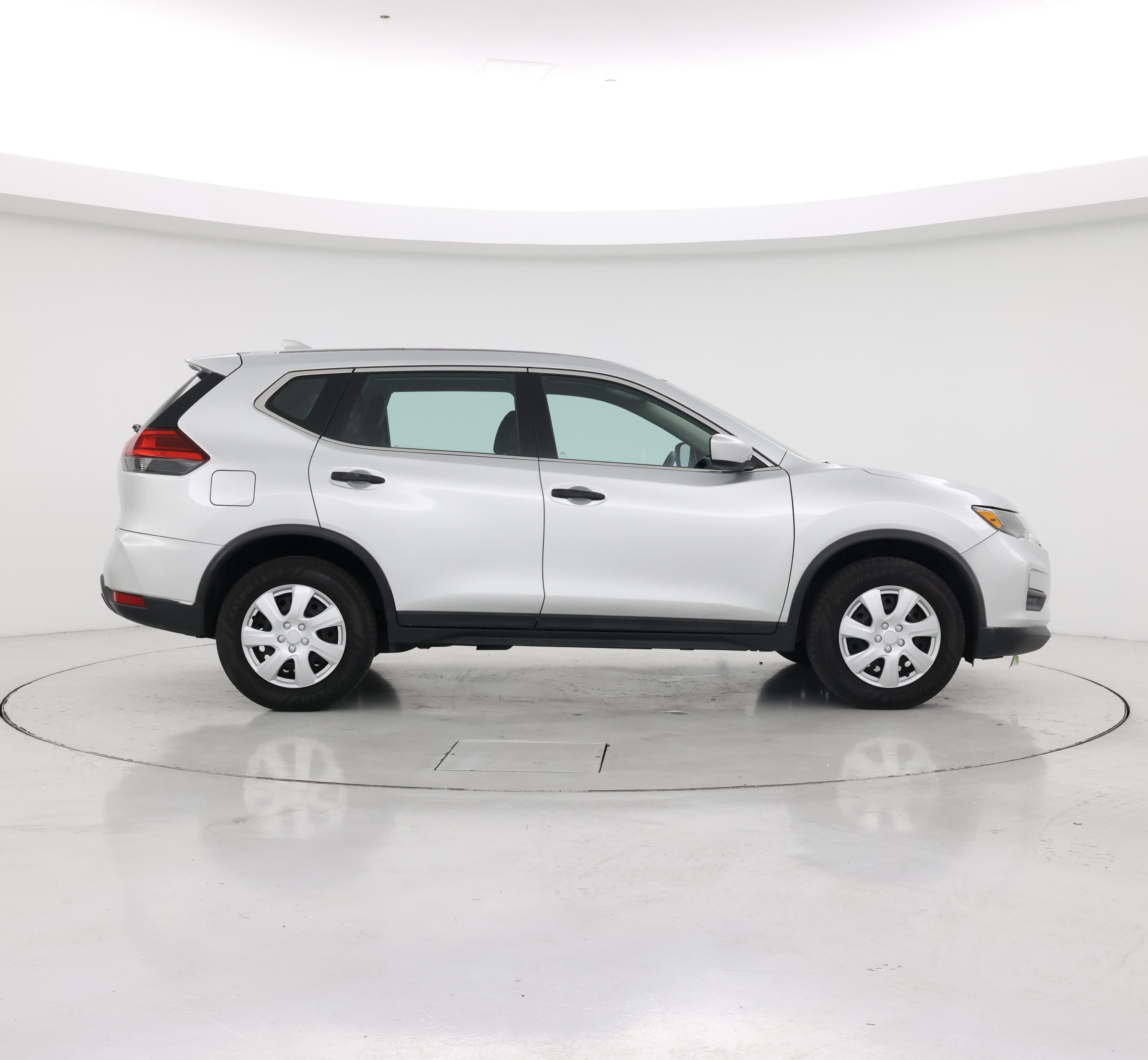 Thumbnail: 2017 Nissan Rogue - 7