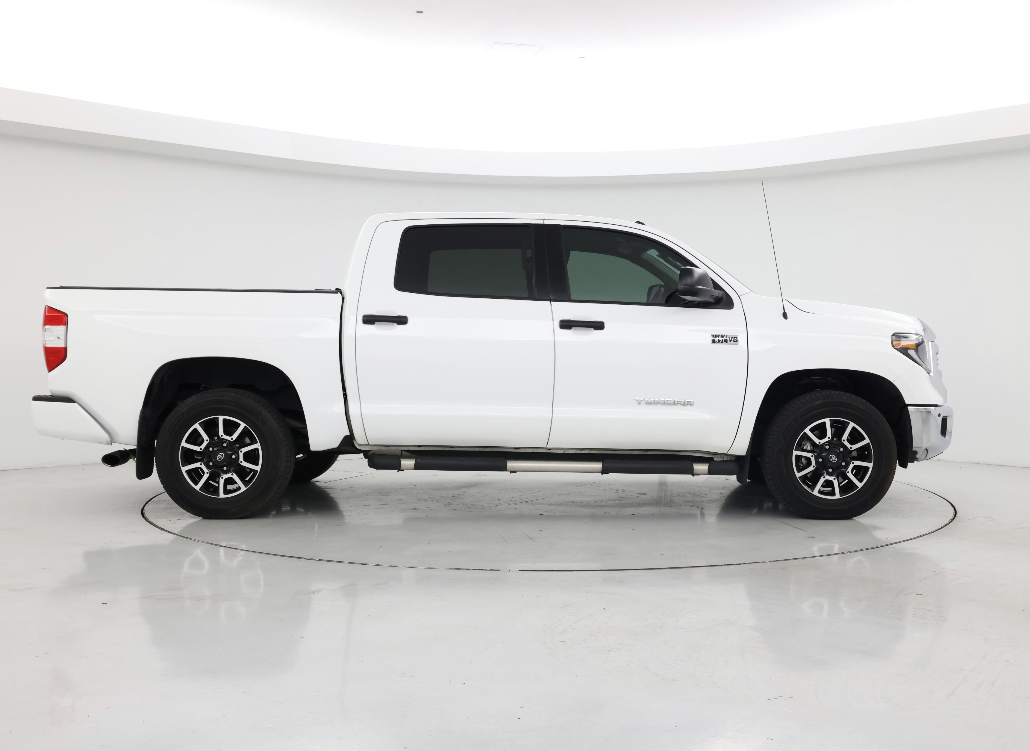 Thumbnail: 2017 Toyota Tundra - 7