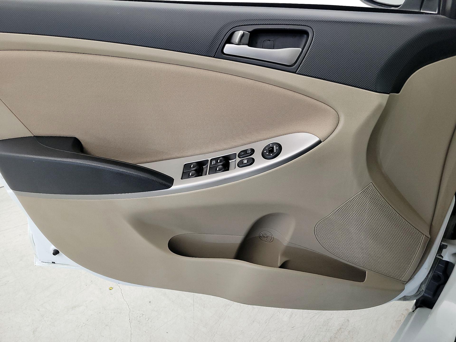 Thumbnail: 2016 Hyundai Accent - 12