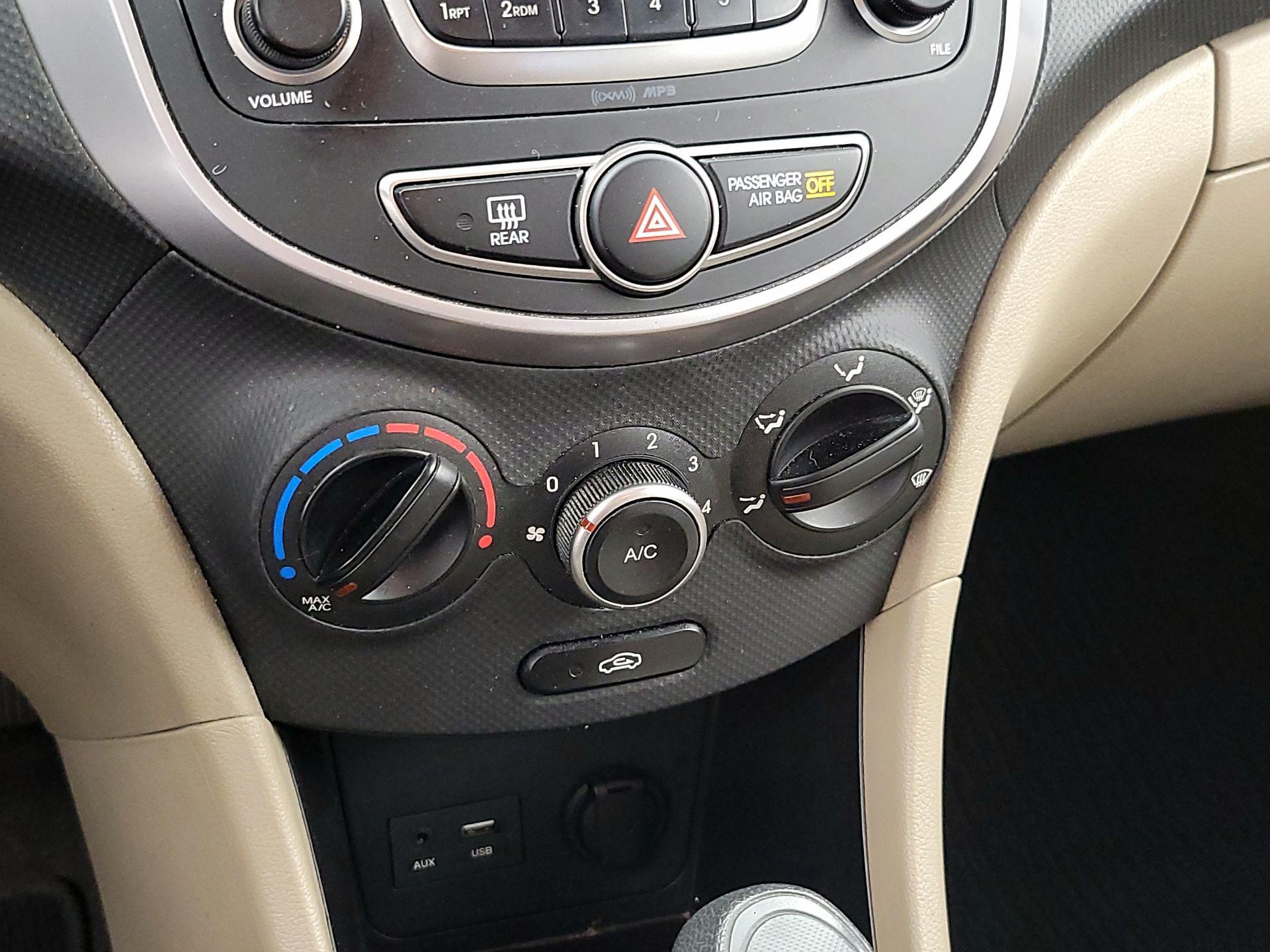 Thumbnail: 2016 Hyundai Accent - 15