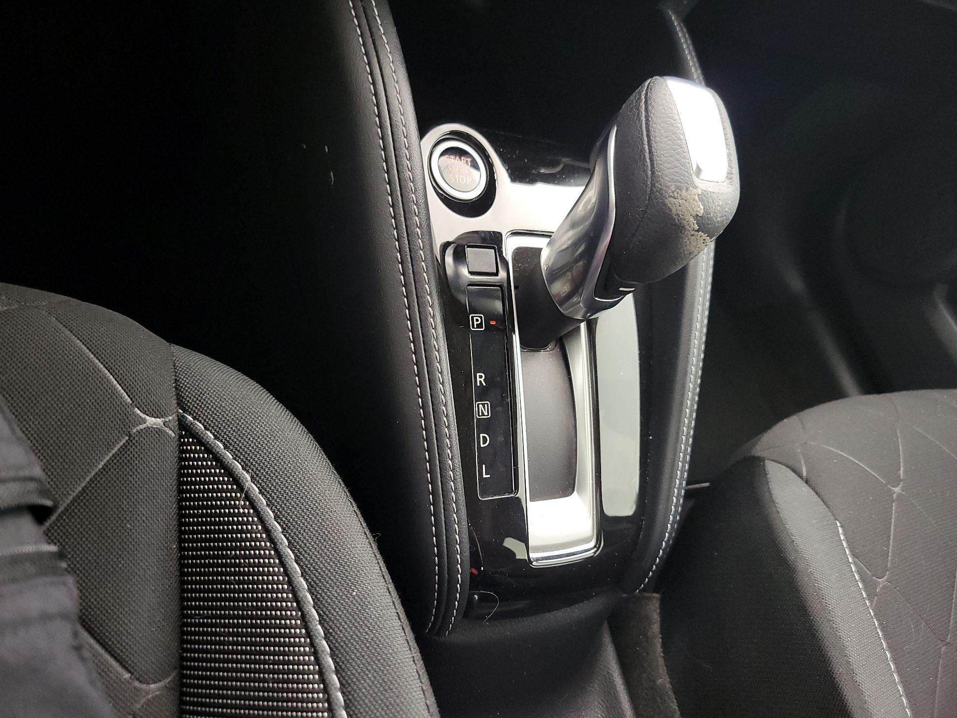 Thumbnail: 2019 Nissan Kicks - 17