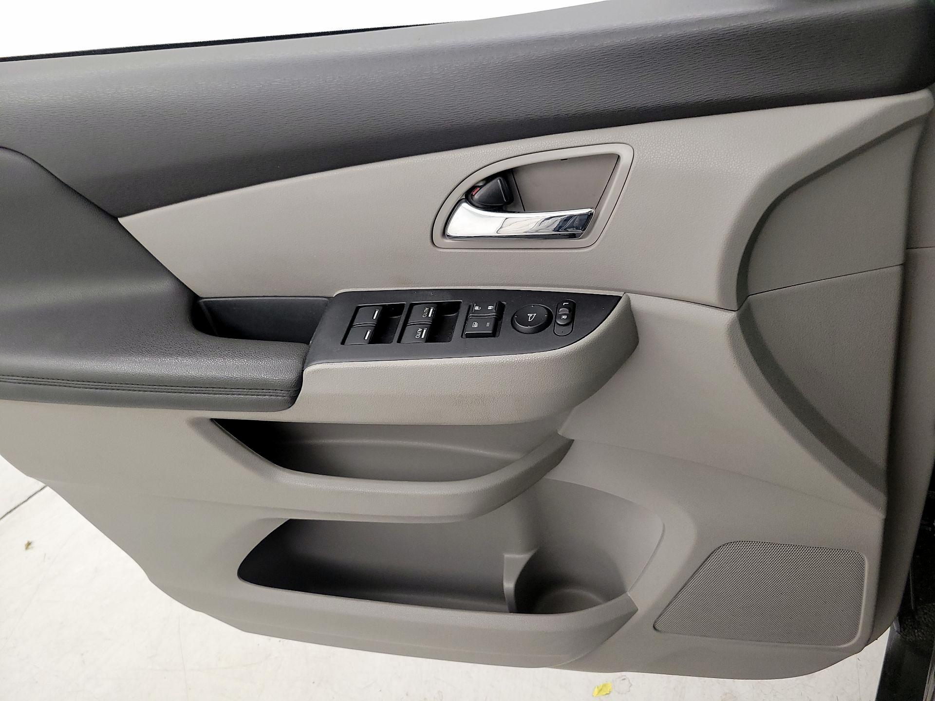 Thumbnail: 2015 Honda Odyssey - 12