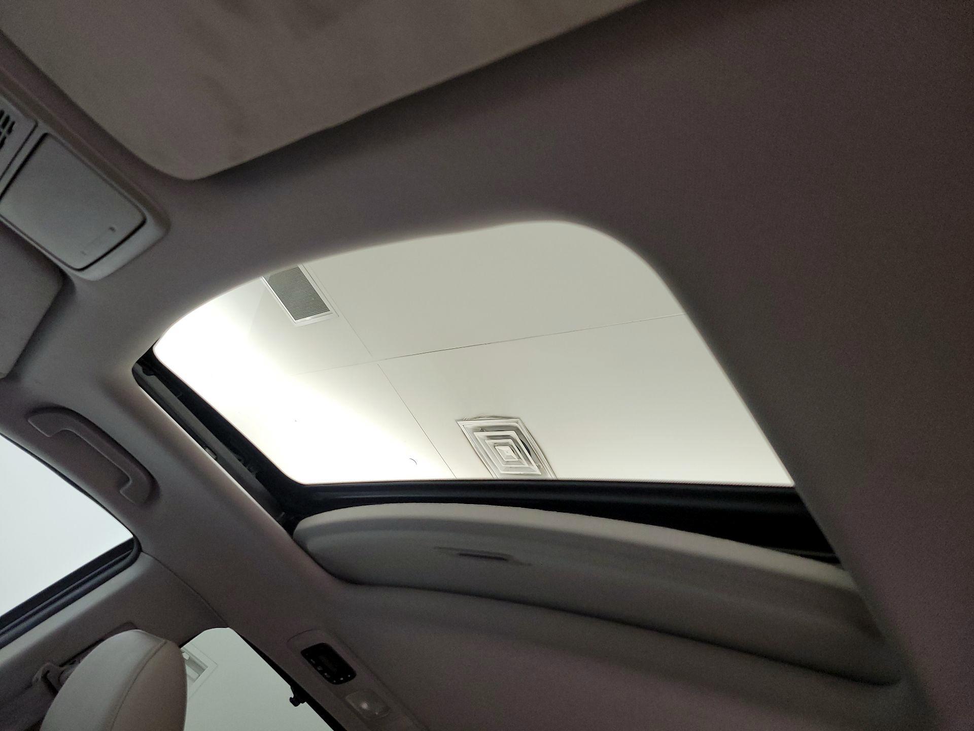 Thumbnail: 2015 Honda Odyssey - 19
