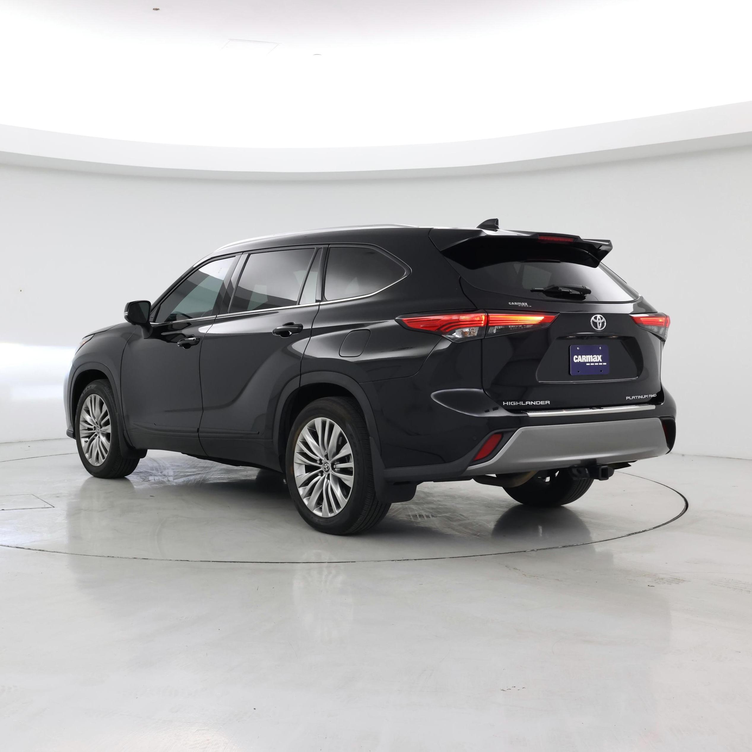 Thumbnail: 2023 Toyota Highlander - 2