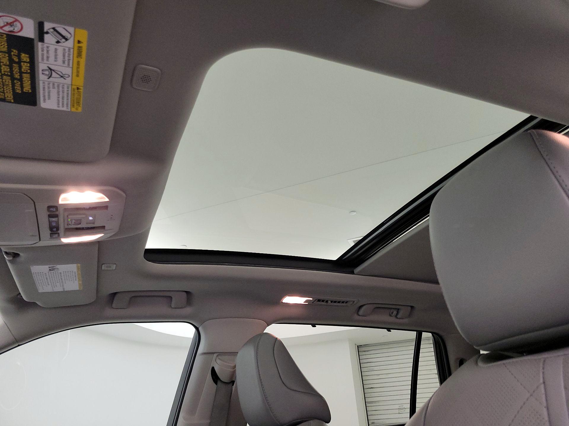 Thumbnail: 2023 Toyota Highlander - 19