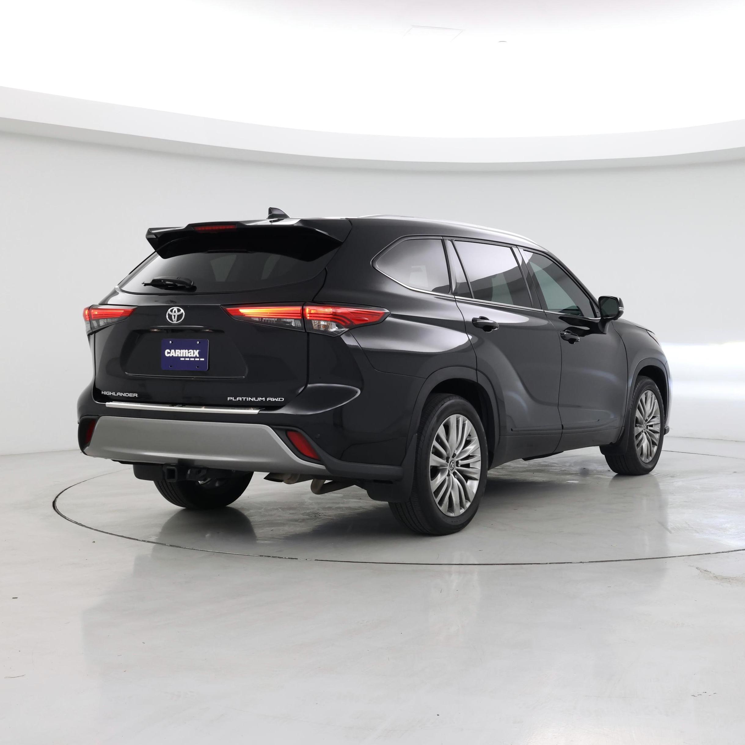 Thumbnail: 2023 Toyota Highlander - 8