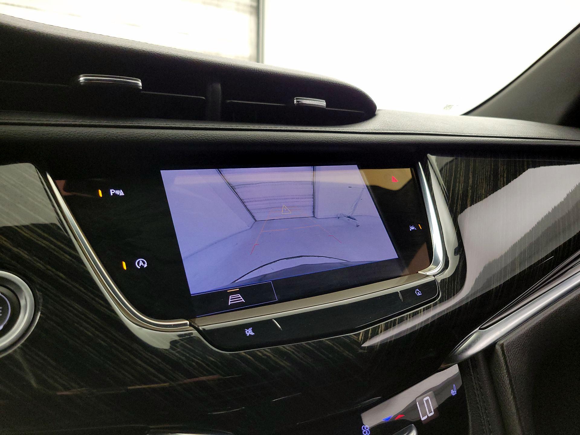 Thumbnail: 2022 Cadillac XT6 - 14