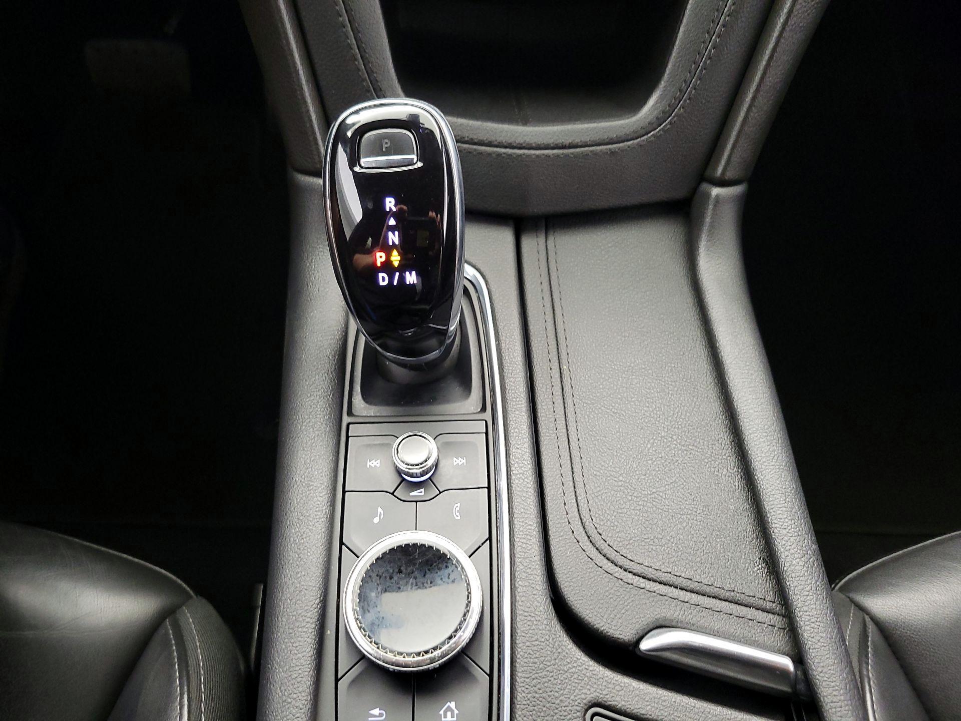 Thumbnail: 2022 Cadillac XT6 - 17