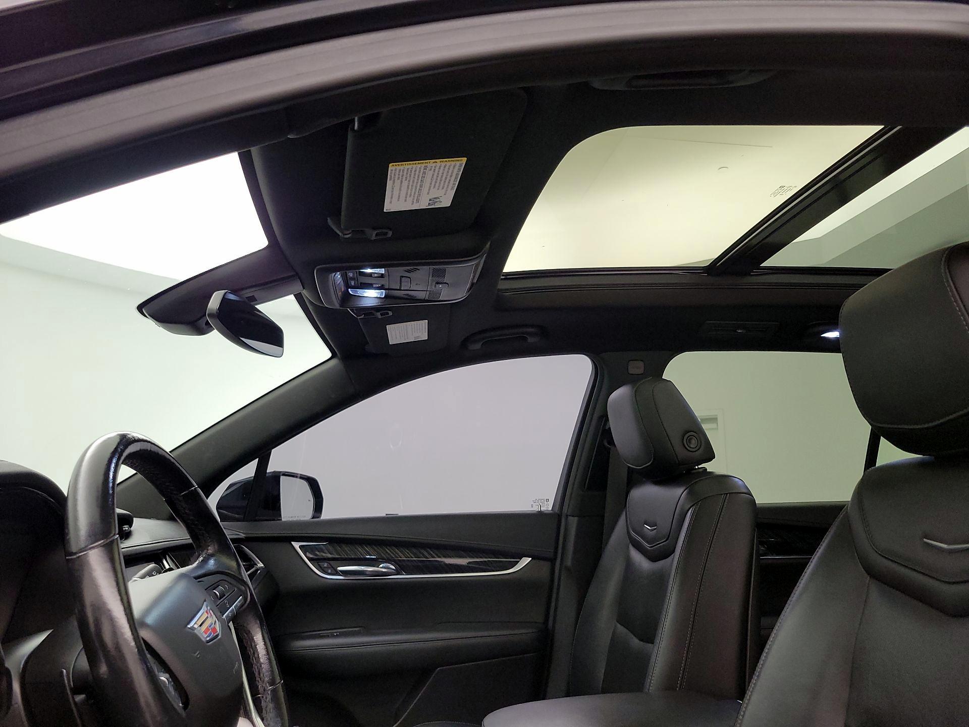 Thumbnail: 2022 Cadillac XT6 - 19