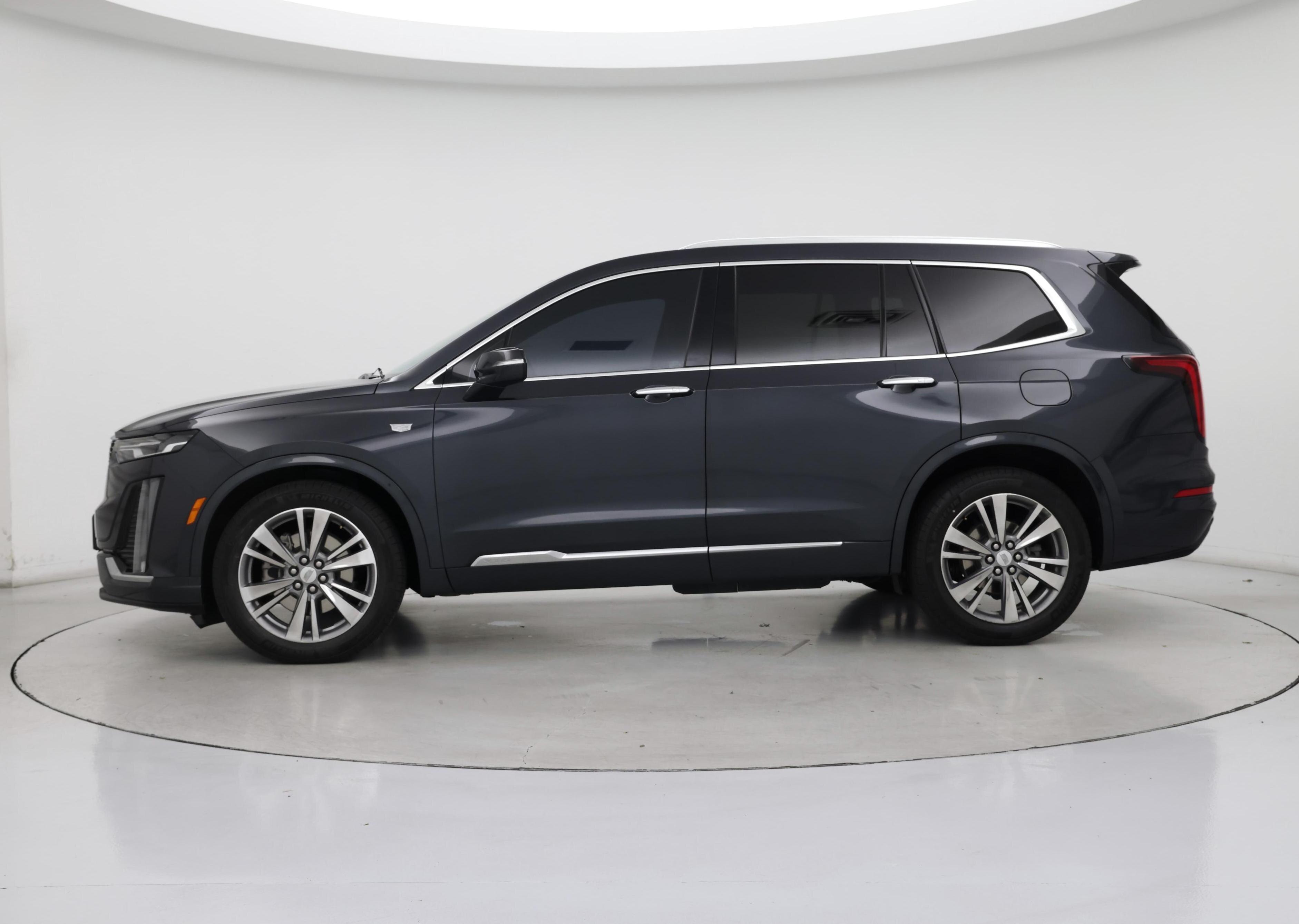 Thumbnail: 2022 Cadillac XT6 - 3