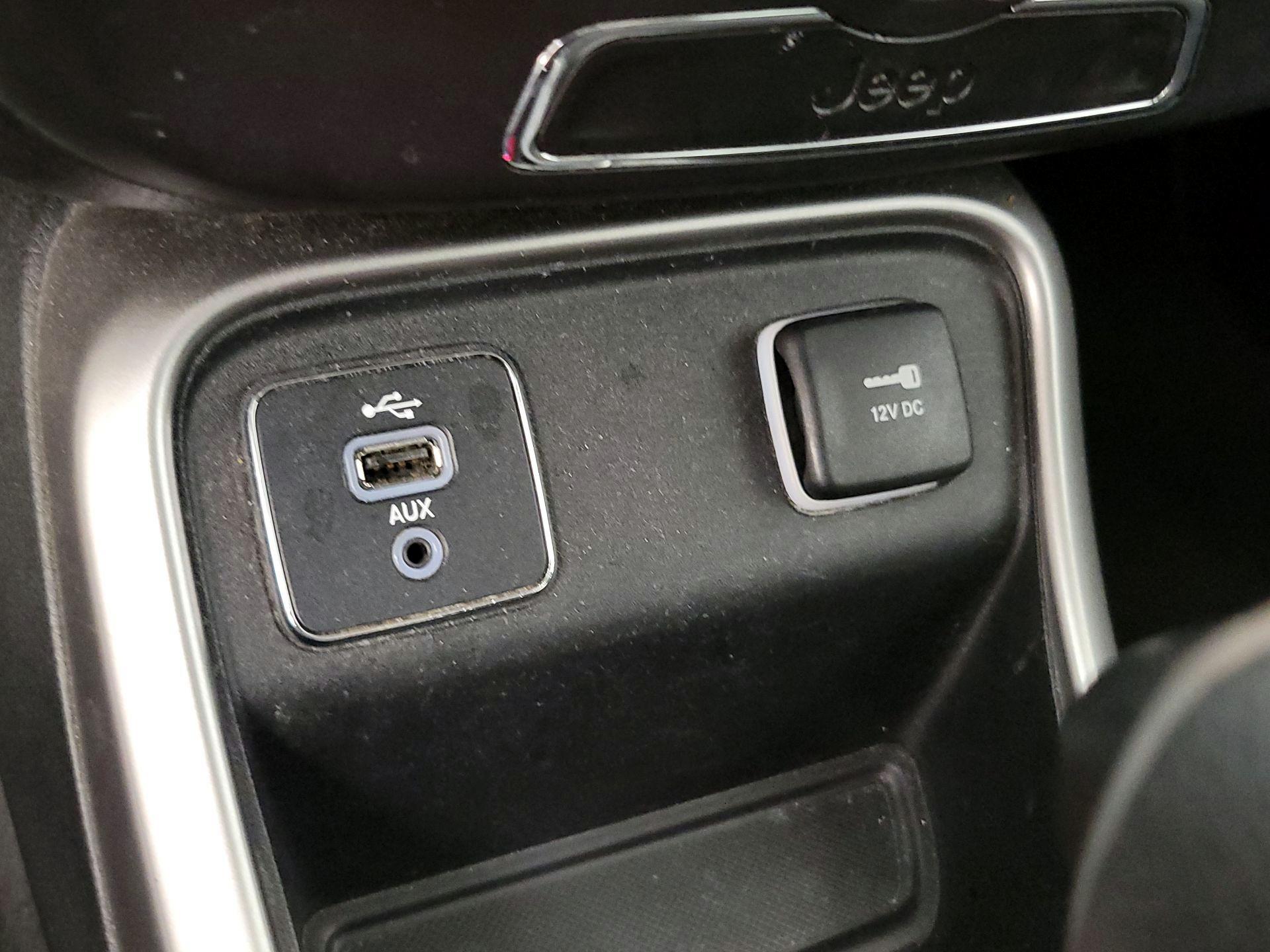 Thumbnail: 2017 Jeep Compass - 18
