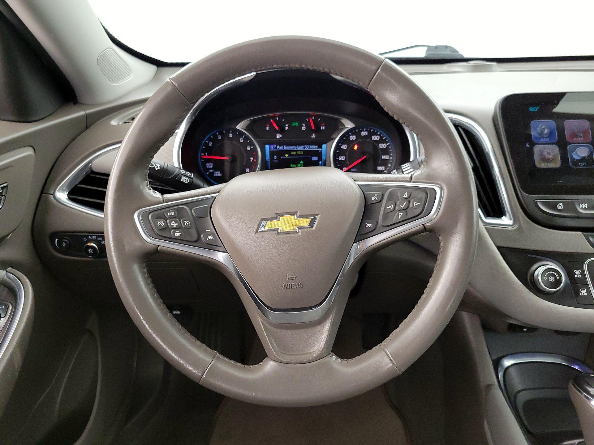Thumbnail: 2018 Chevrolet Malibu - 10