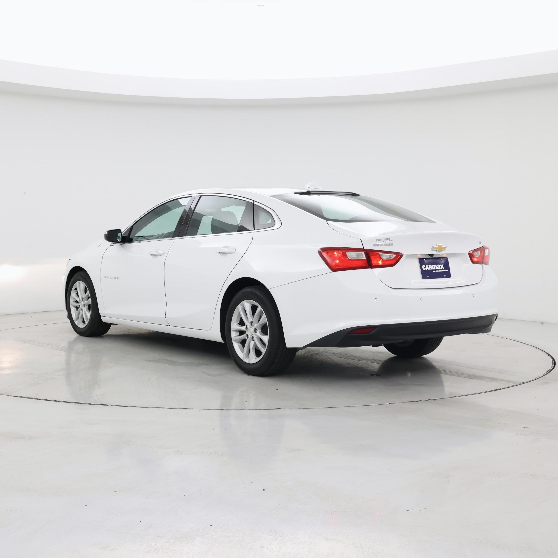 Thumbnail: 2018 Chevrolet Malibu - 2