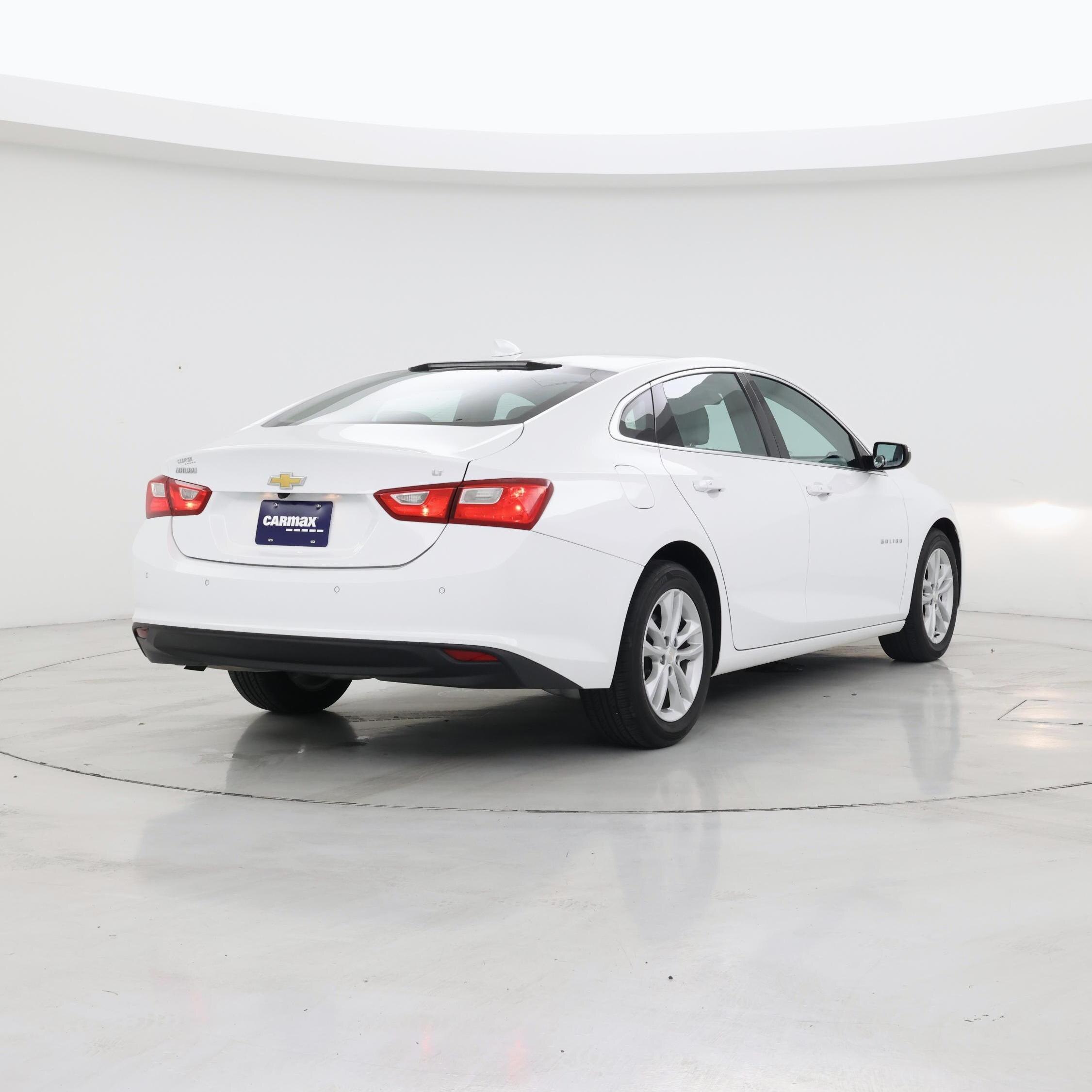 Thumbnail: 2018 Chevrolet Malibu - 8