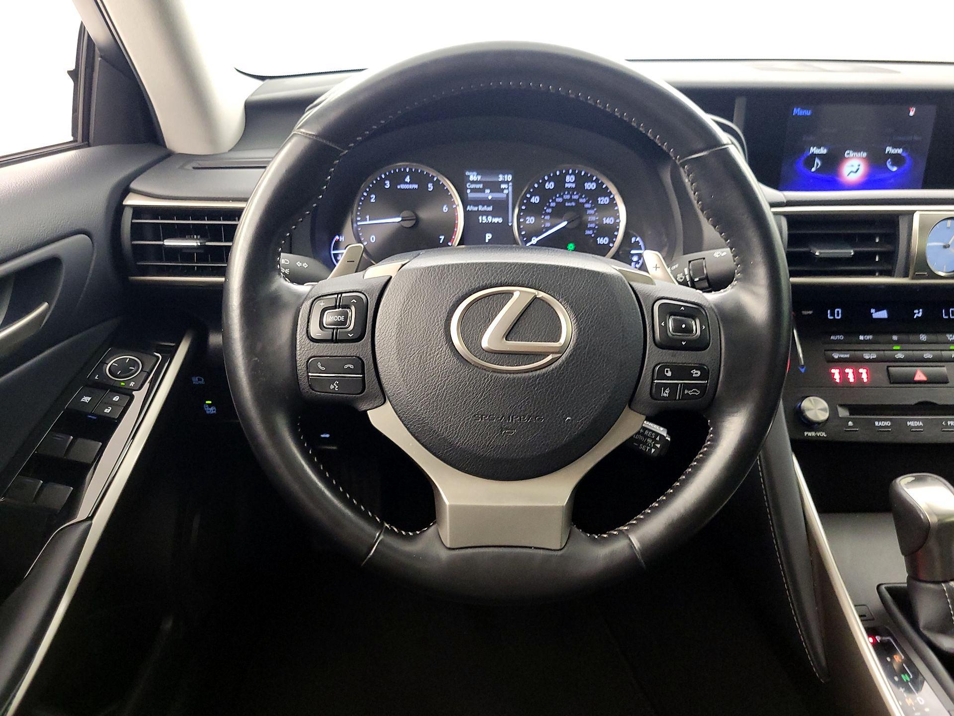 Thumbnail: 2018 Lexus IS - 10