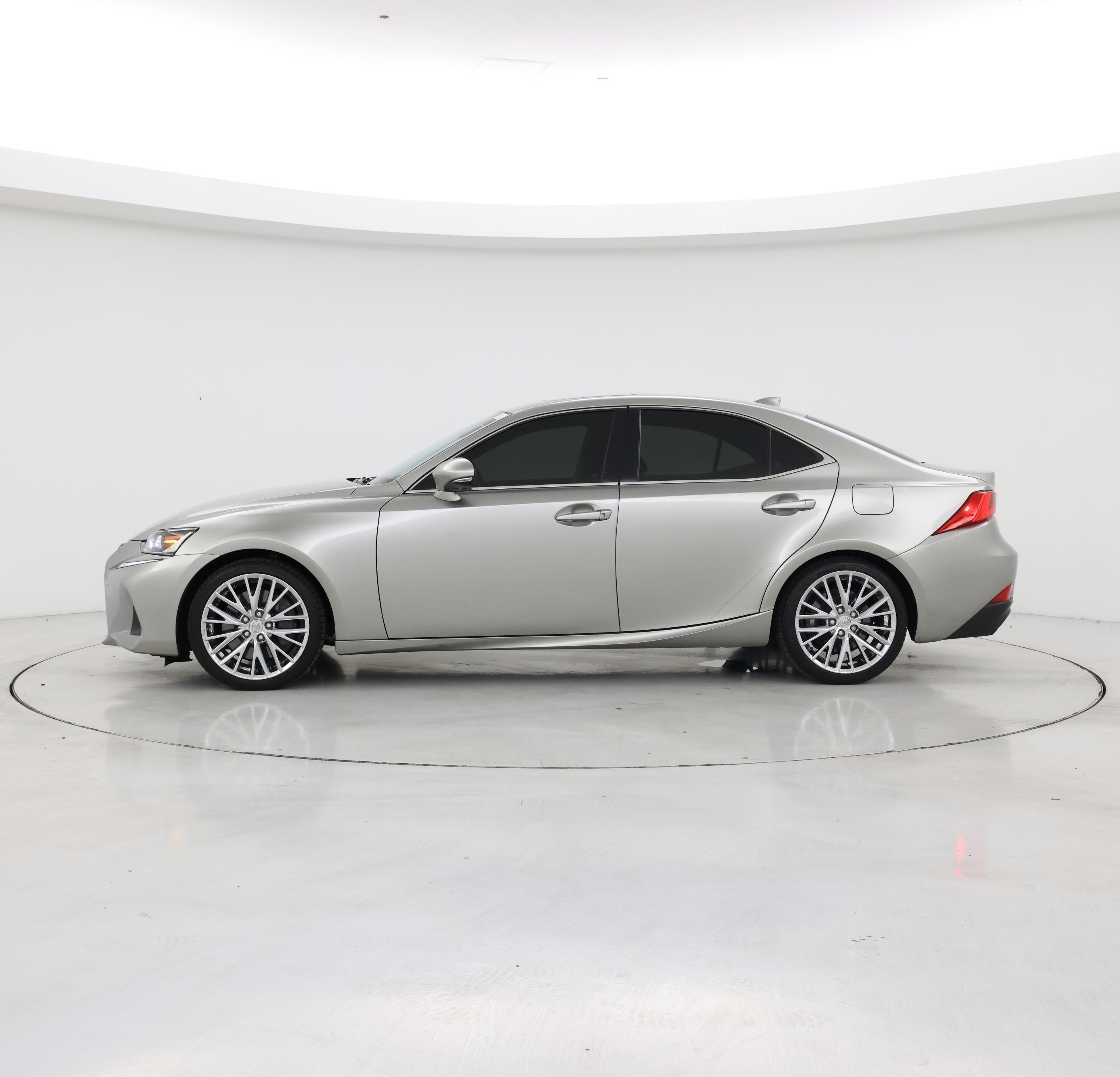 Thumbnail: 2018 Lexus IS - 3