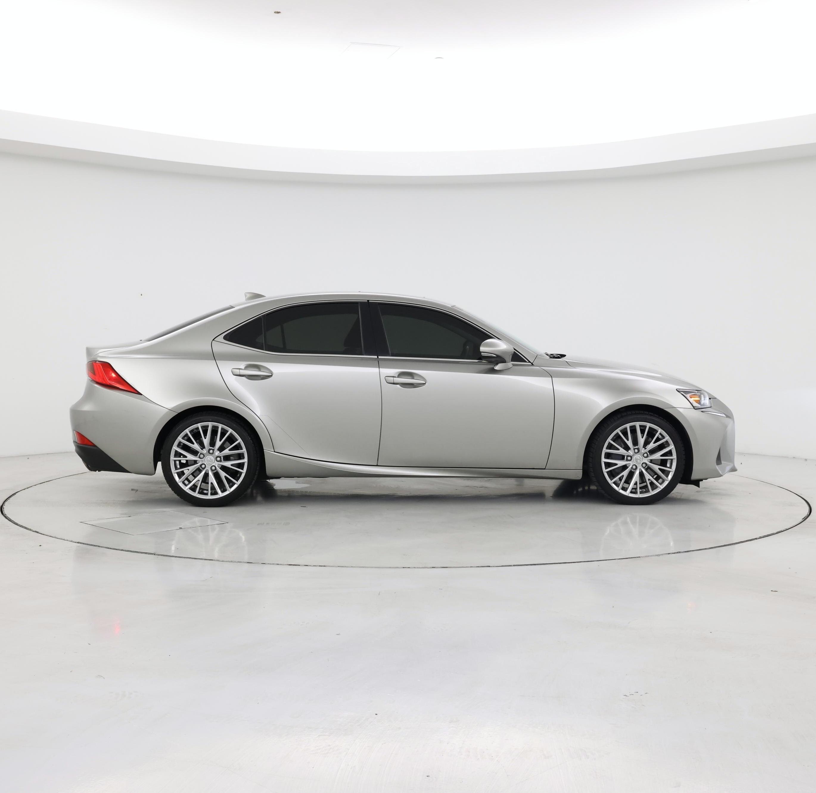 Thumbnail: 2018 Lexus IS - 7
