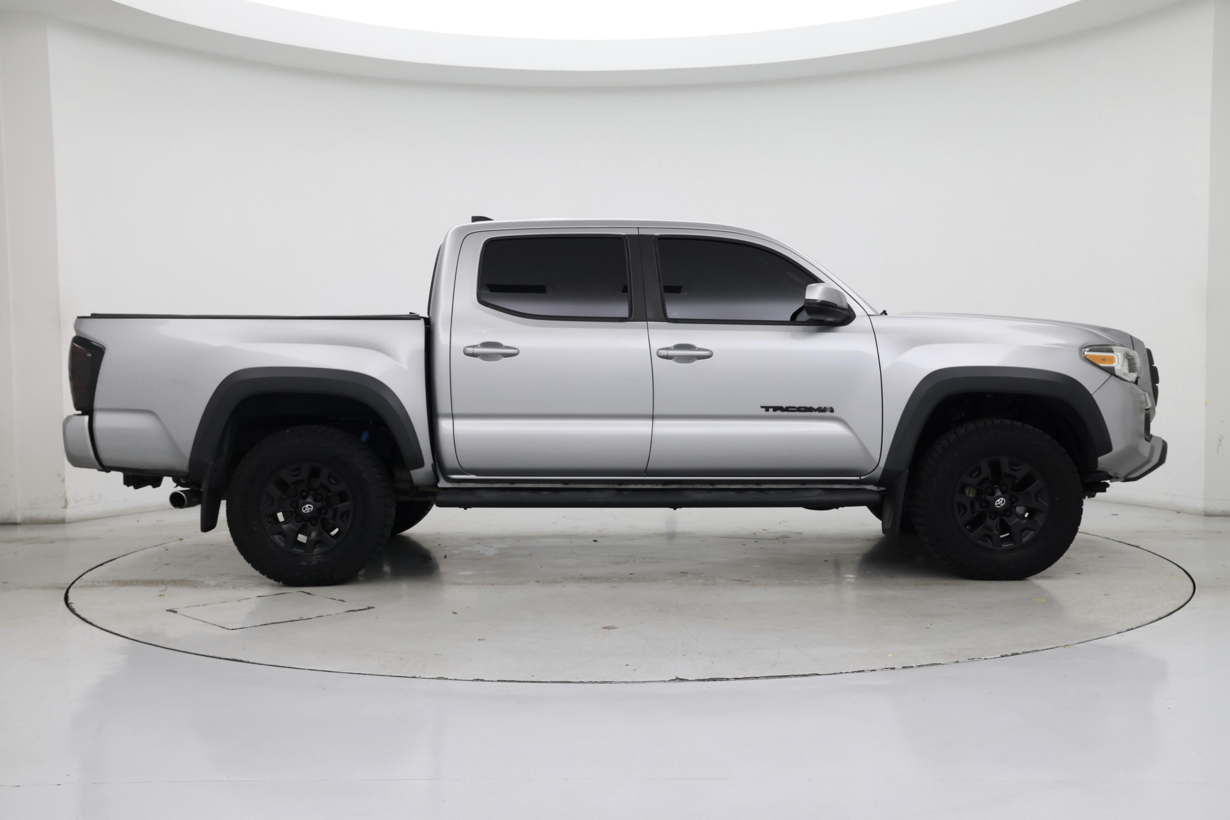 Thumbnail: 2019 Toyota Tacoma - 7