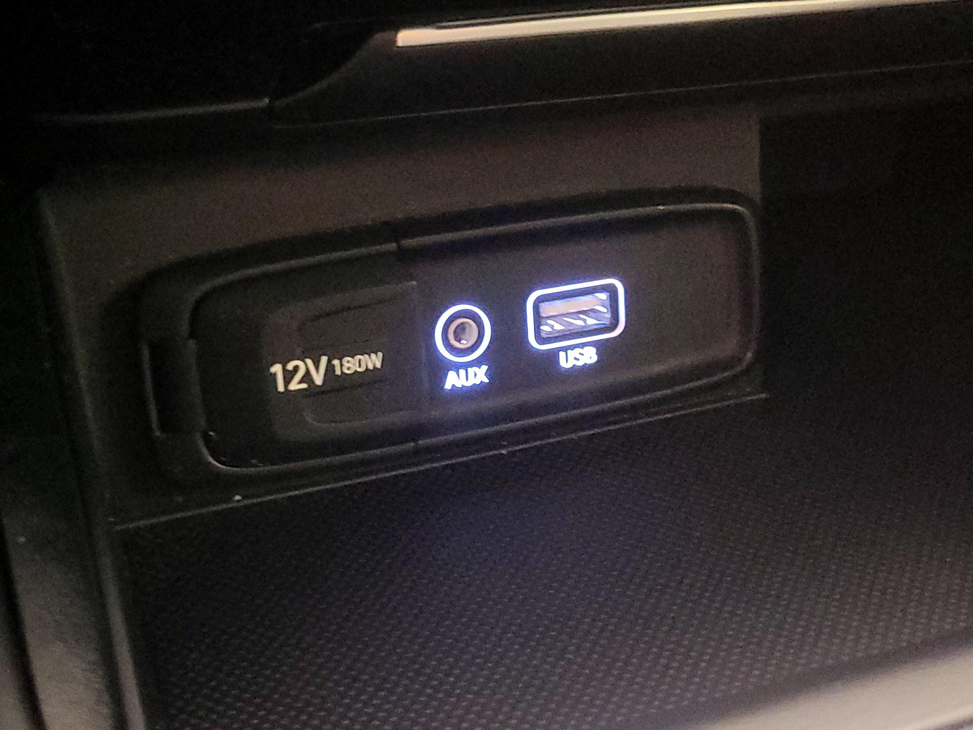 Thumbnail: 2019 Genesis G70 - 19