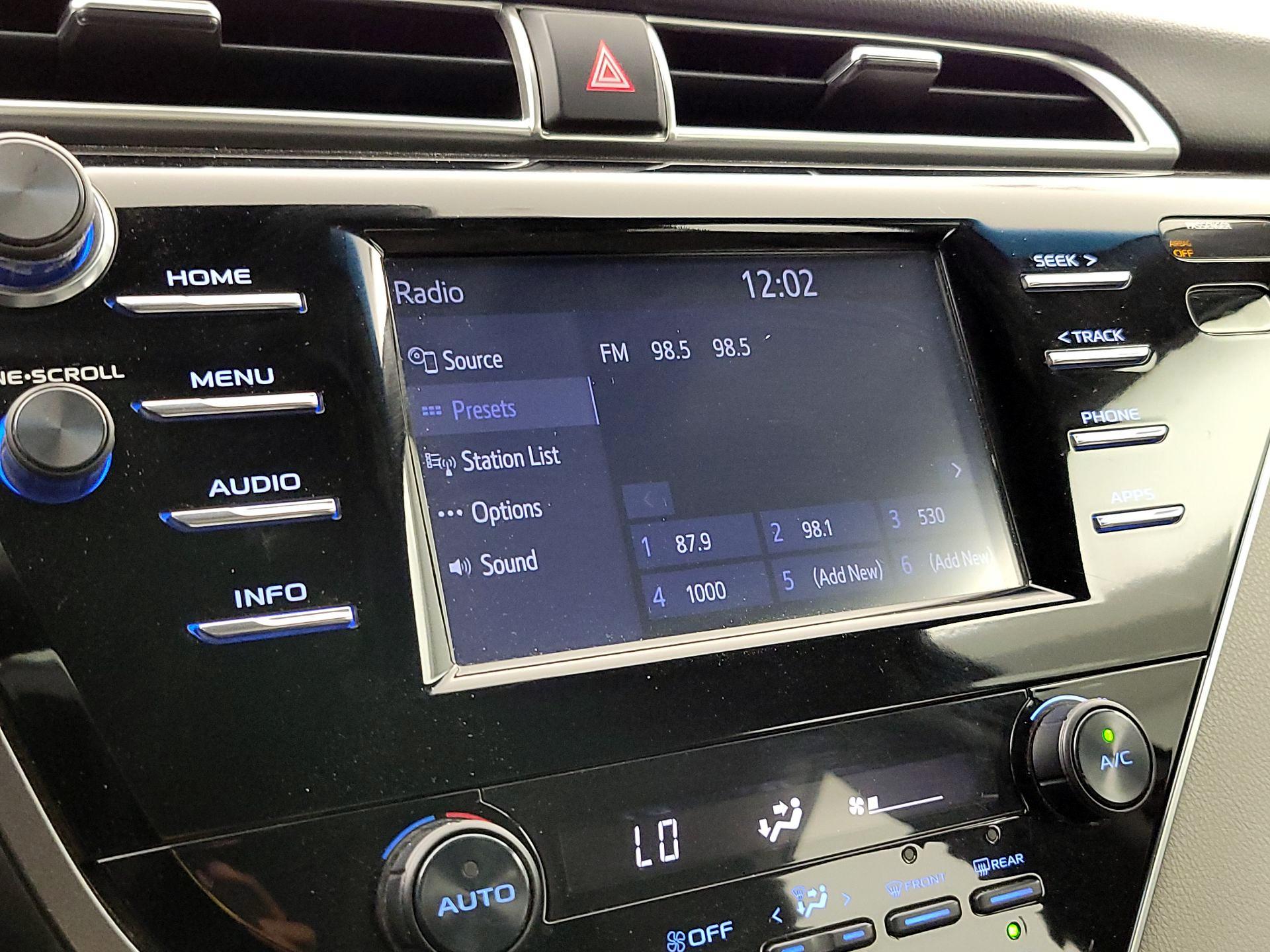 Thumbnail: 2018 Toyota Camry - 15