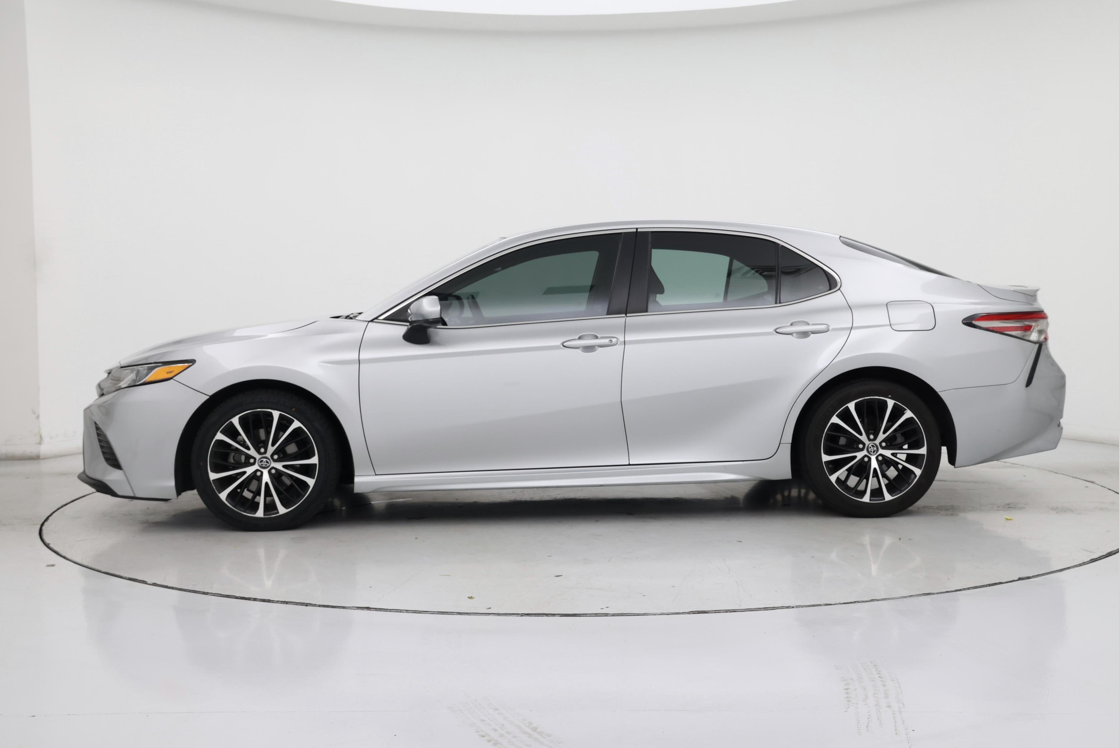 Thumbnail: 2018 Toyota Camry - 3