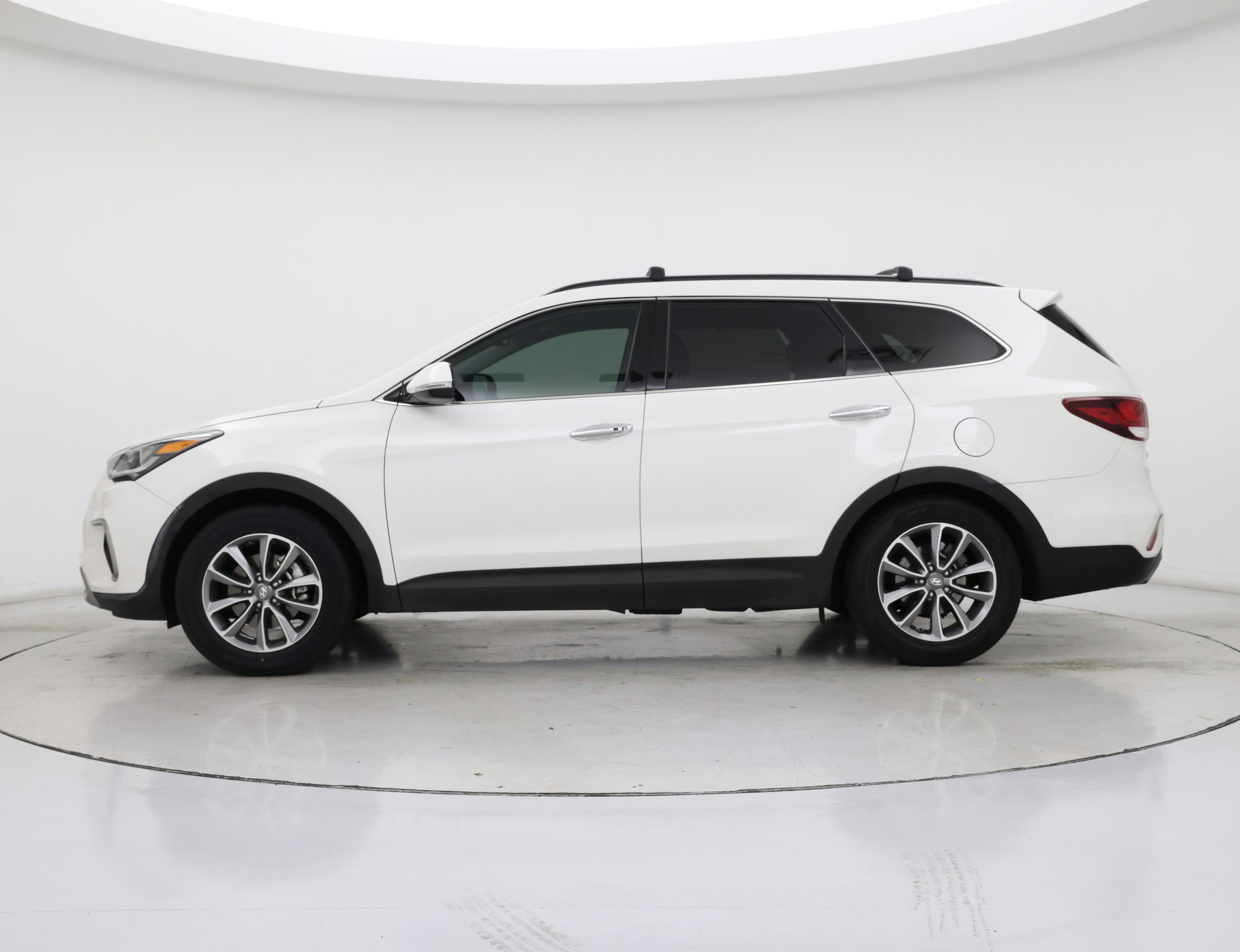 Thumbnail: 2017 Hyundai Santa Fe - 3